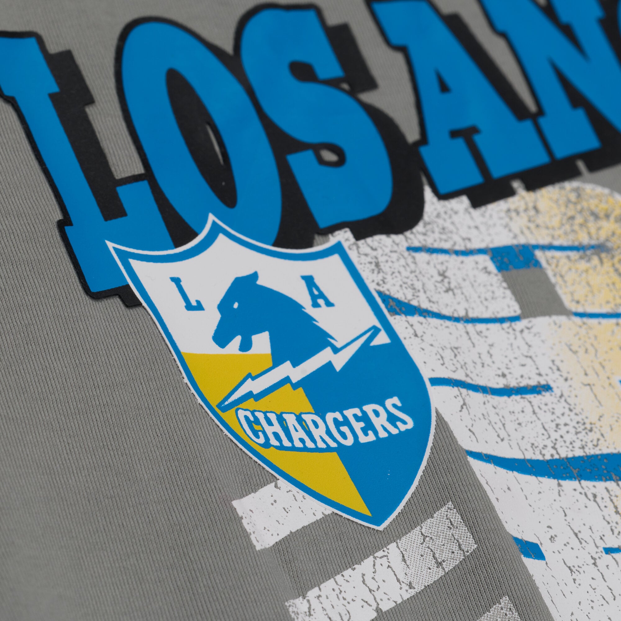 T-shirt à manches courtes Mitchell & Ness gris Los Angeles Chargers Core Essentials Street Graphic pour homme