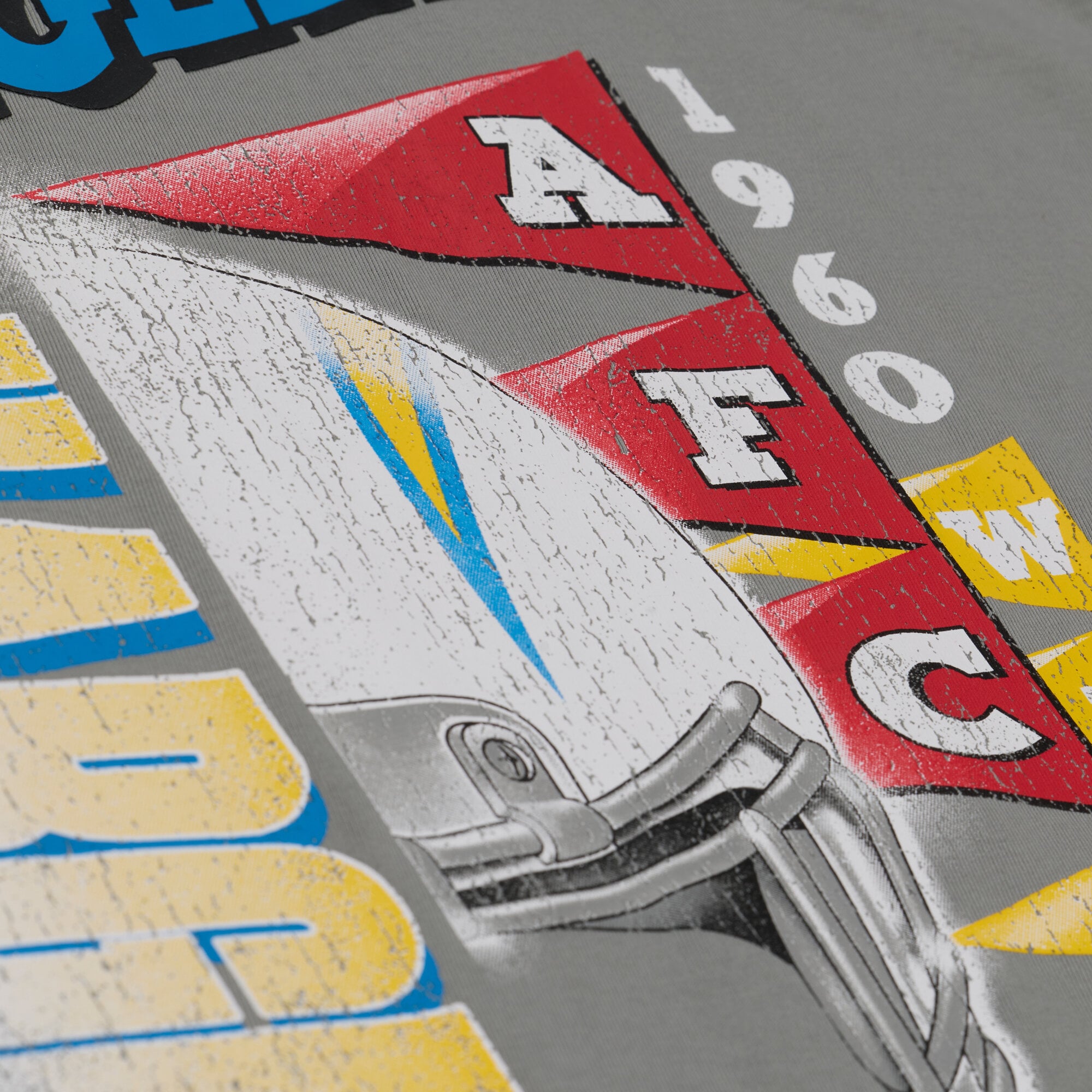T-shirt à manches courtes Mitchell & Ness gris Los Angeles Chargers Core Essentials Street Graphic pour homme