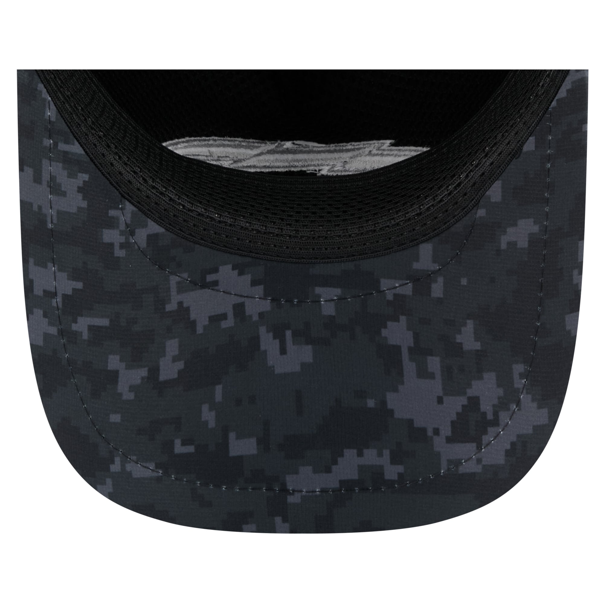 Men's New Era Black Los Angeles Chargers 2026 Salute To Service Apex 9FORTY Adjustable Trucker Hat