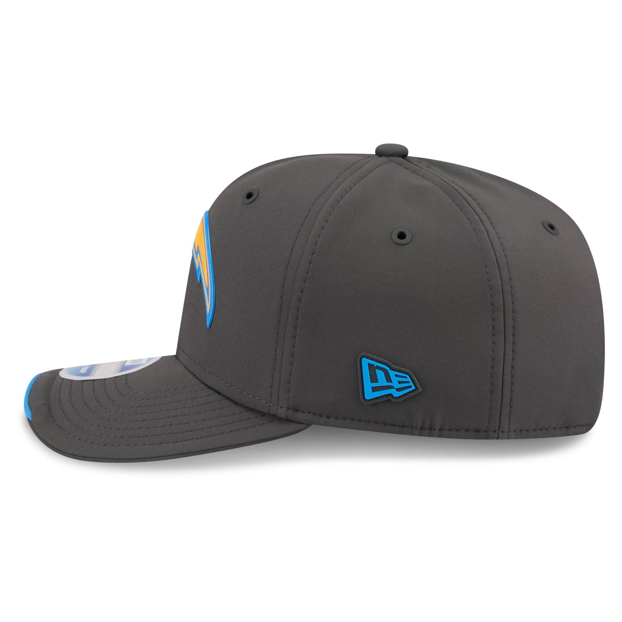 Casquette ajustable New Era Charcoal Los Angeles Chargers 2026 Sideline pour temps froid 9SEVENTY