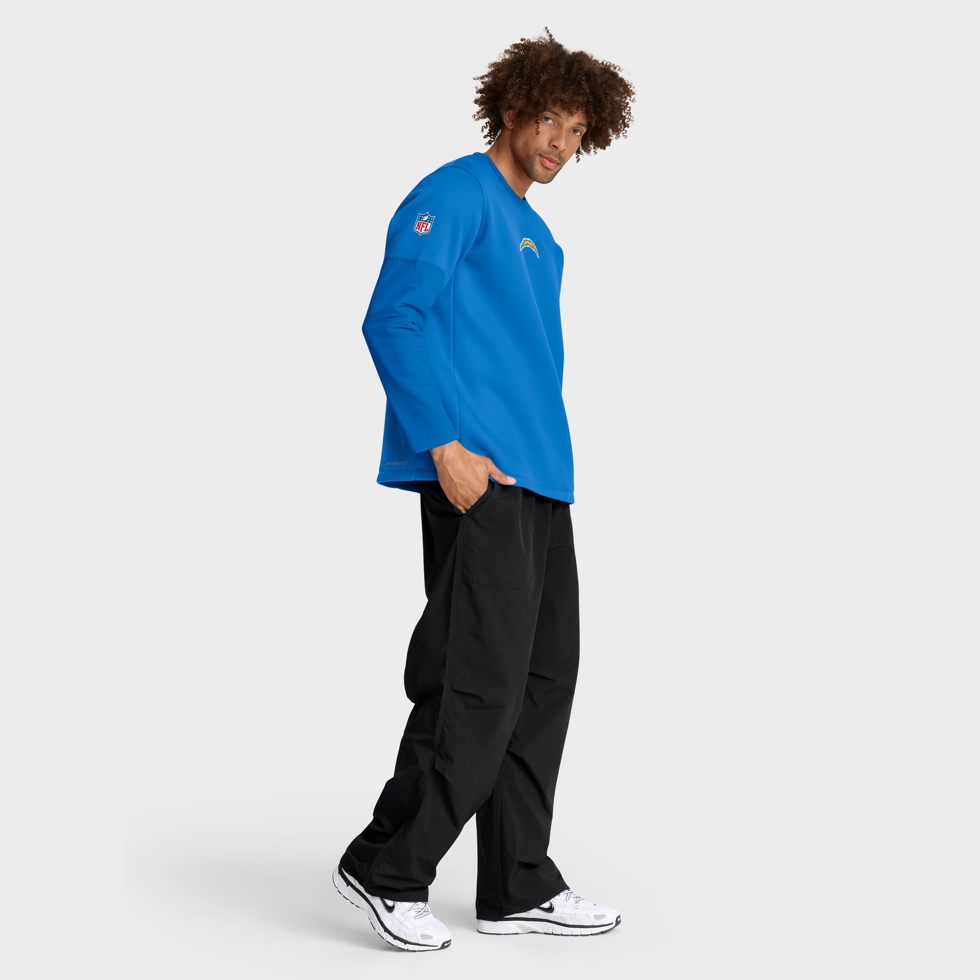 Men's Nike Powder Blue Los Angeles Chargers Sideline Coaches Midweight Therma-FIT Crew Pullover