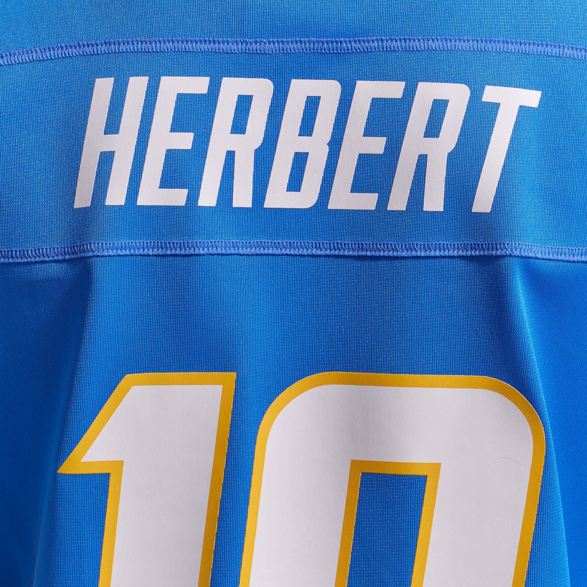 Maillot de match joueur des Chargers Los Angeles Nike Justin Herbert bleu poudré pour femme