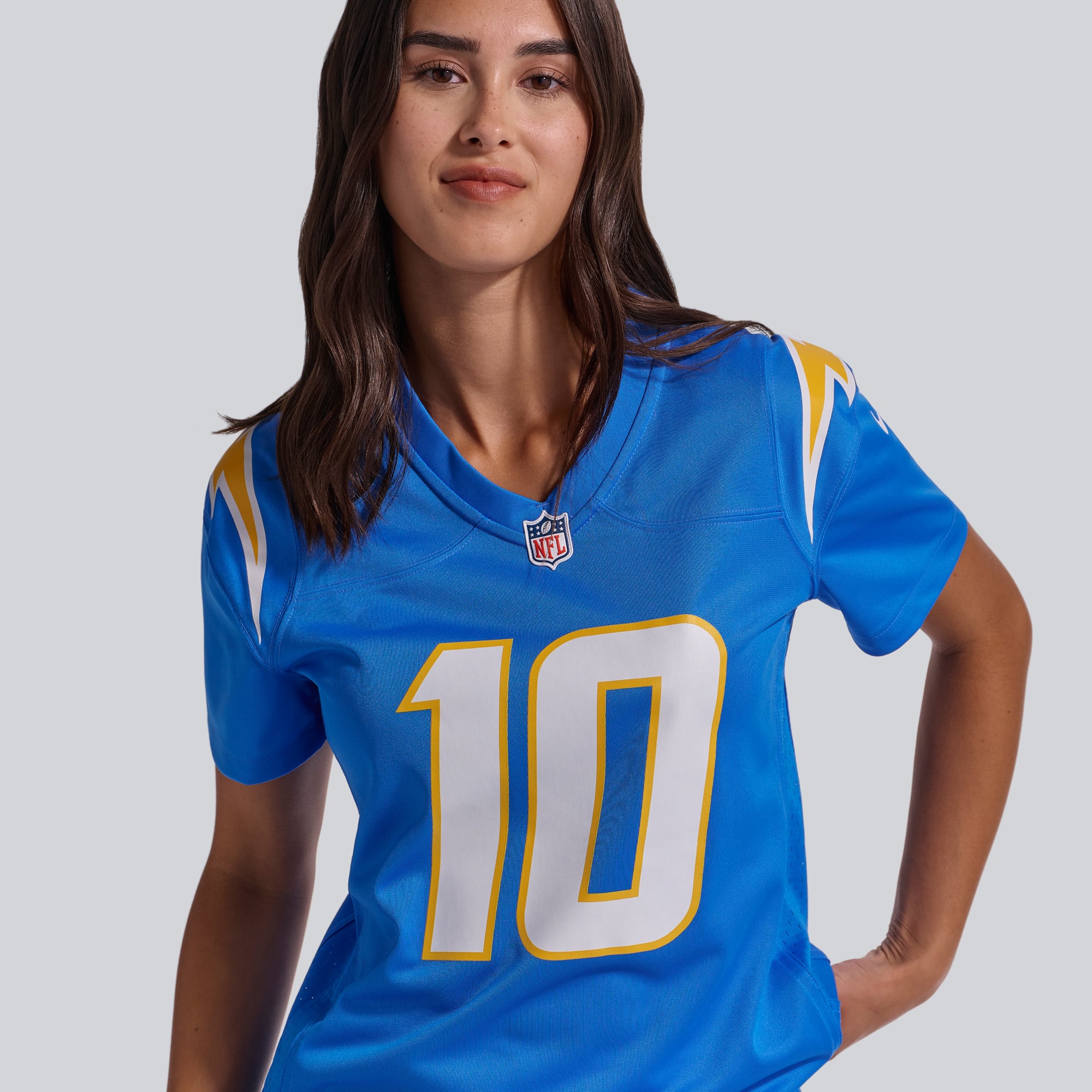 Maillot de match joueur des Chargers Los Angeles Nike Justin Herbert bleu poudré pour femme