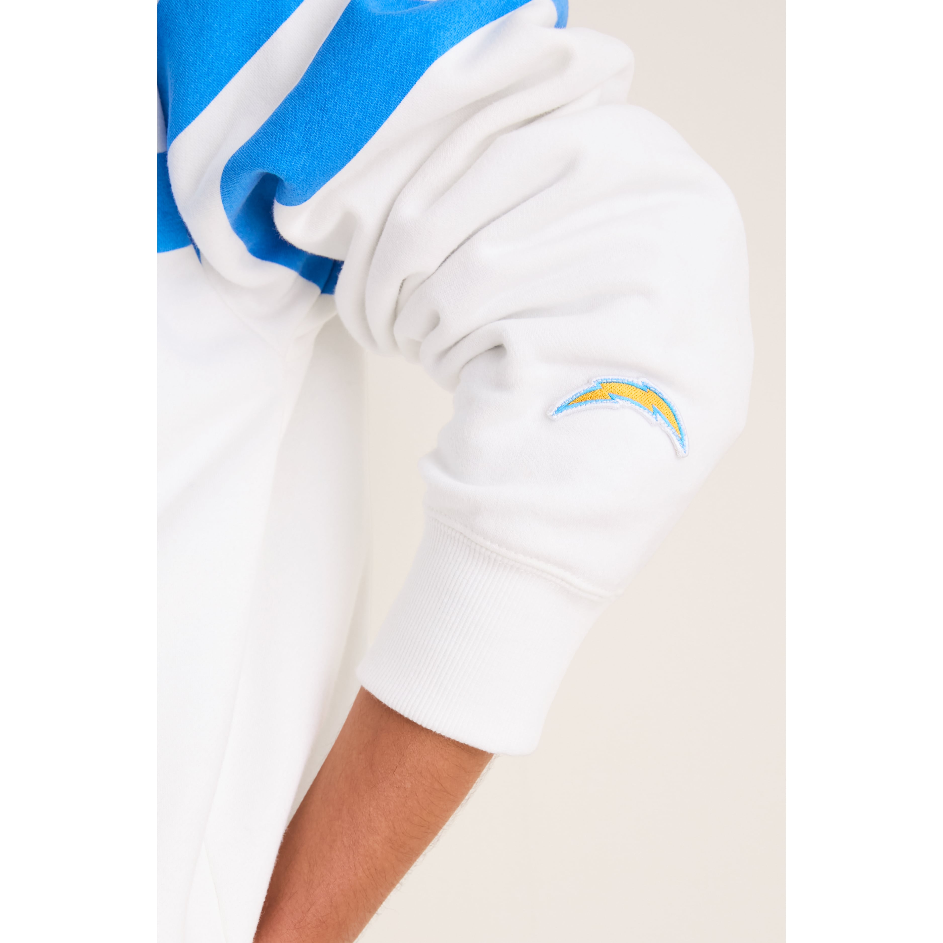Sweat-shirt rayé blanc/bleu ciel pour femme Tuckernuck des Chargers de Los Angeles