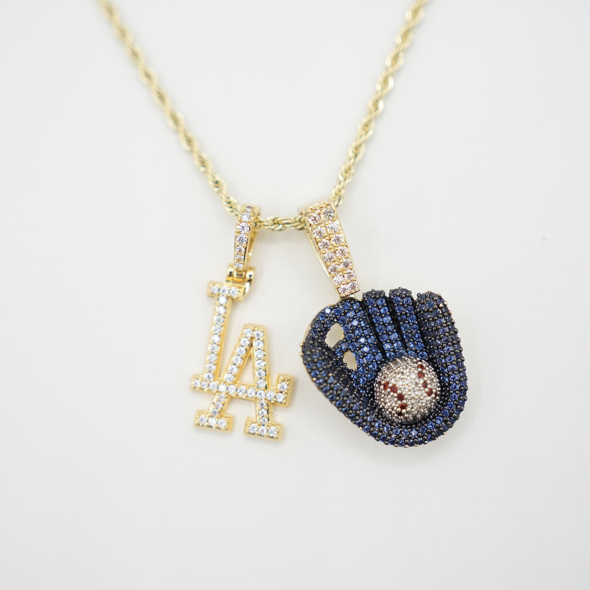 Pendentif micro 18 carats GLD Los Angeles Dodgers et gant de baseball glacé sur chaîne corde de 45 cm