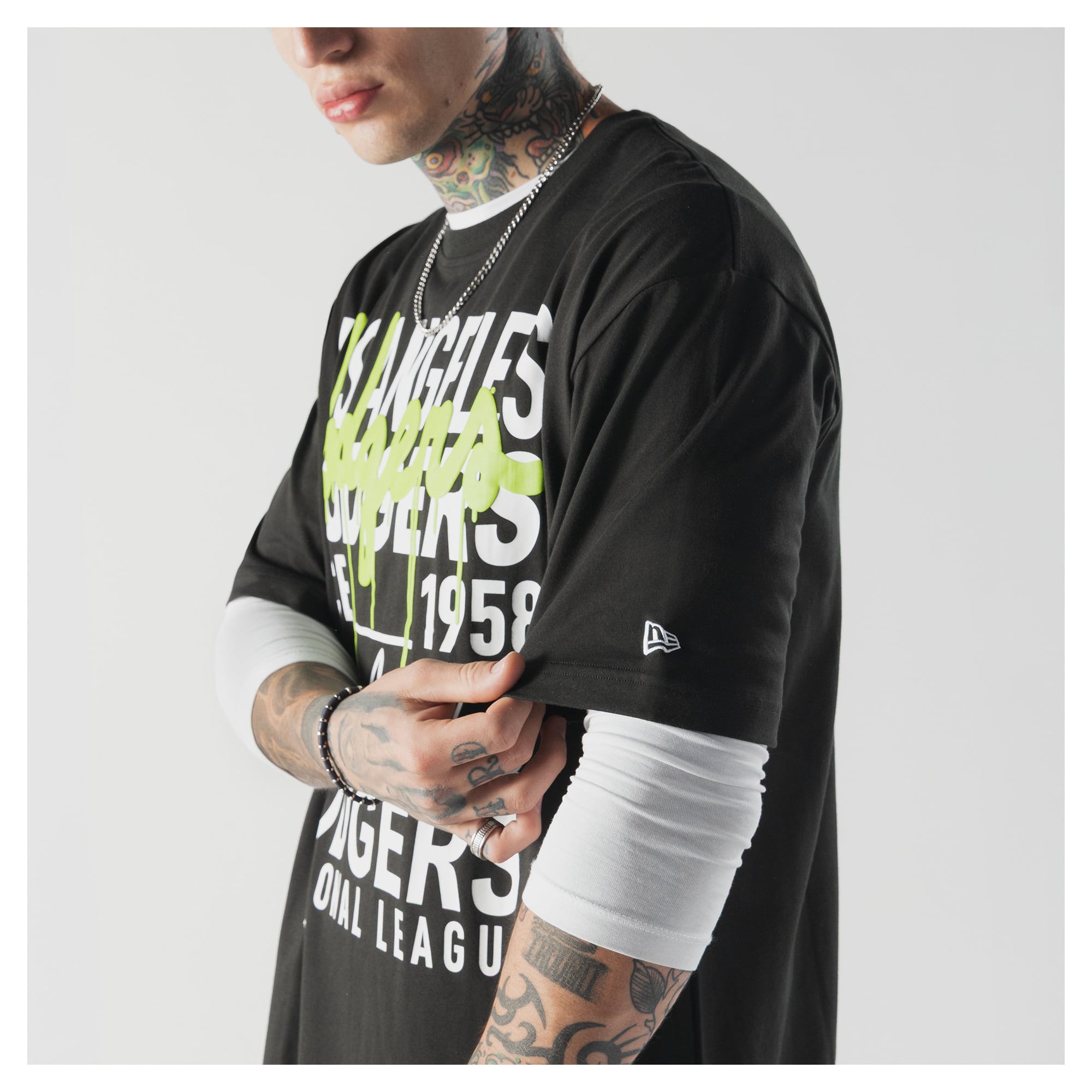 T-shirt New Era noir pour homme Los Angeles Dodgers Lifestyle Glow Spray Paint