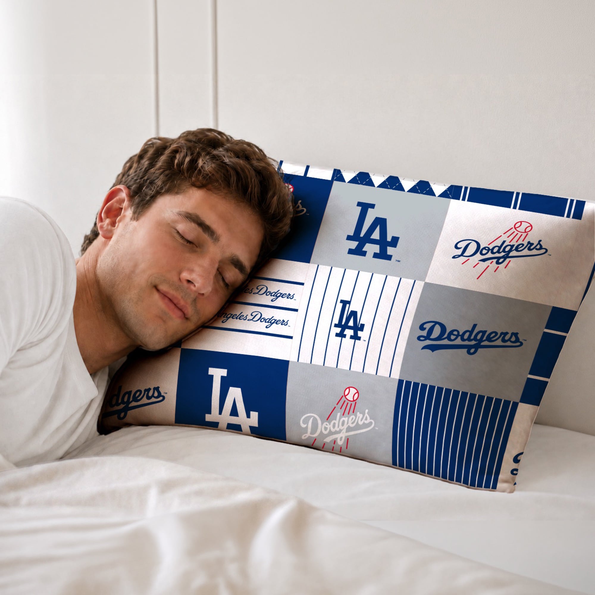 Pegasus Los Angeles Dodgers Patchwork Plaid Three-Piece Full/Queen Bed in a Bag Set