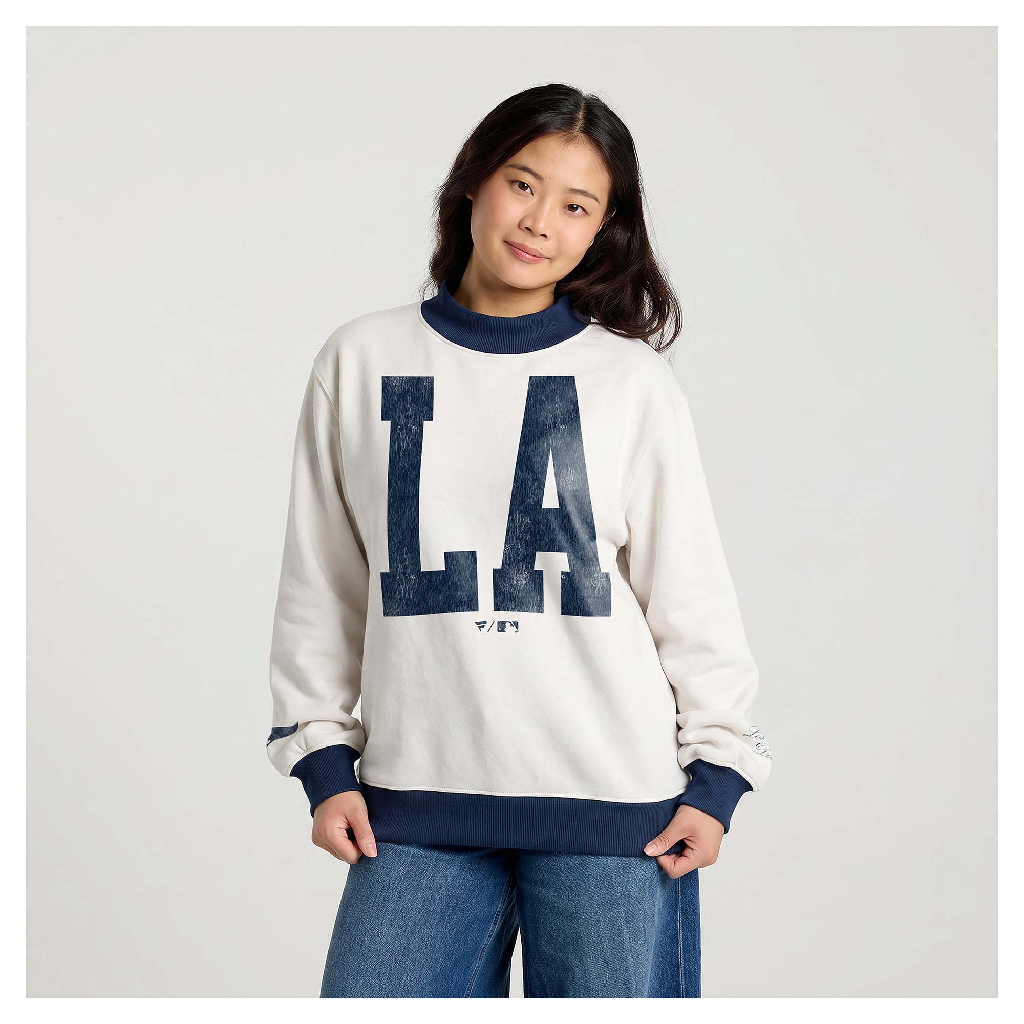 Sweat-shirt polaire à col cheminée crème pour femme, modèle Los Angeles Dodgers, avec l'abréviation de la ville (Fanatics).
