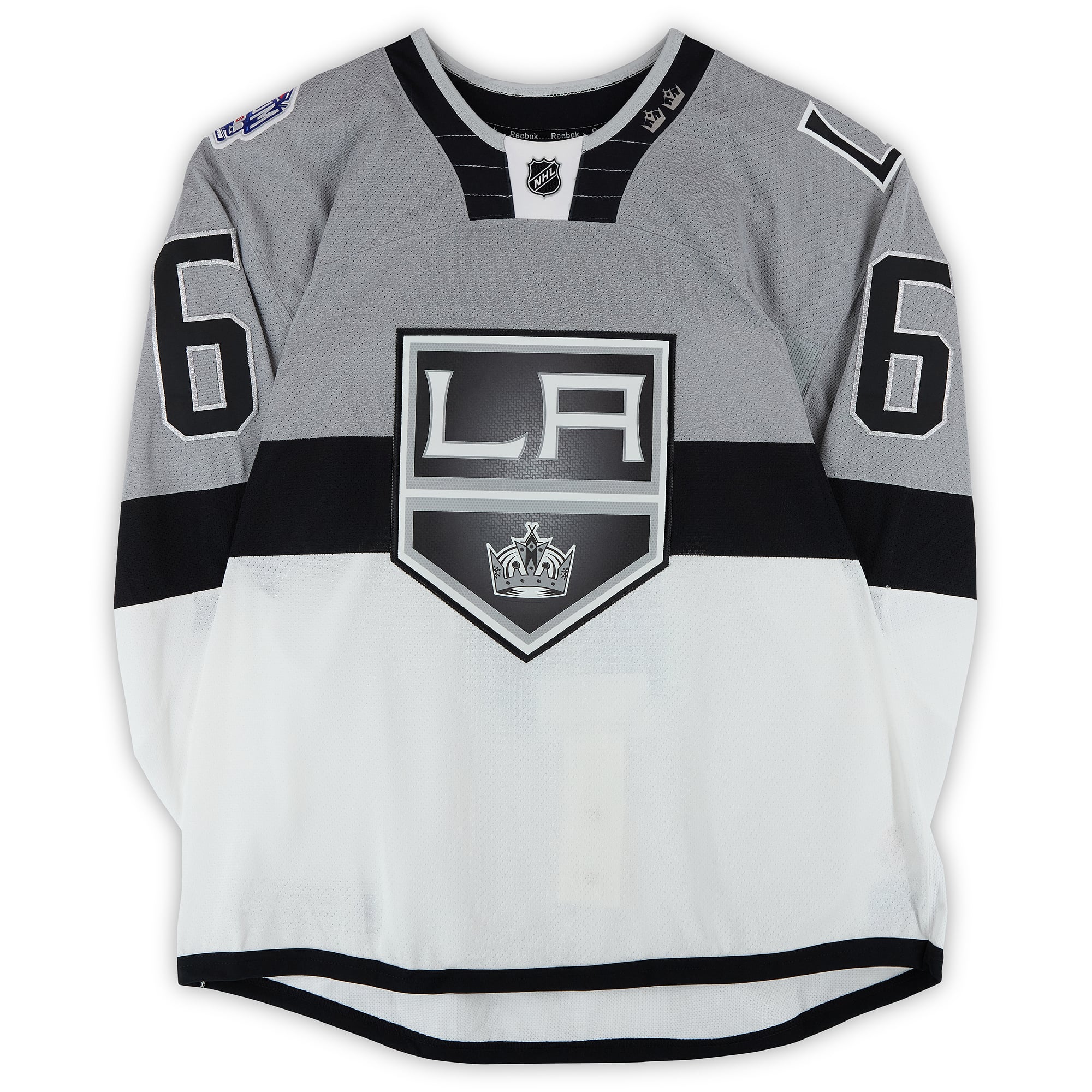 Maillot blanc n° 6 porté à l'entraînement par Jake Muzzin des Kings de Los Angeles contre les Sharks de San Jose le 21 février 2015