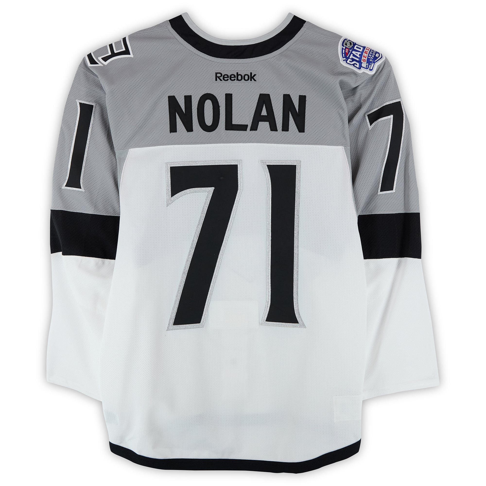 Maillot blanc n° 71 porté par Jordan Nolan lors de l'entraînement des Kings de Los Angeles contre les Sharks de San Jose le 21 février 2015