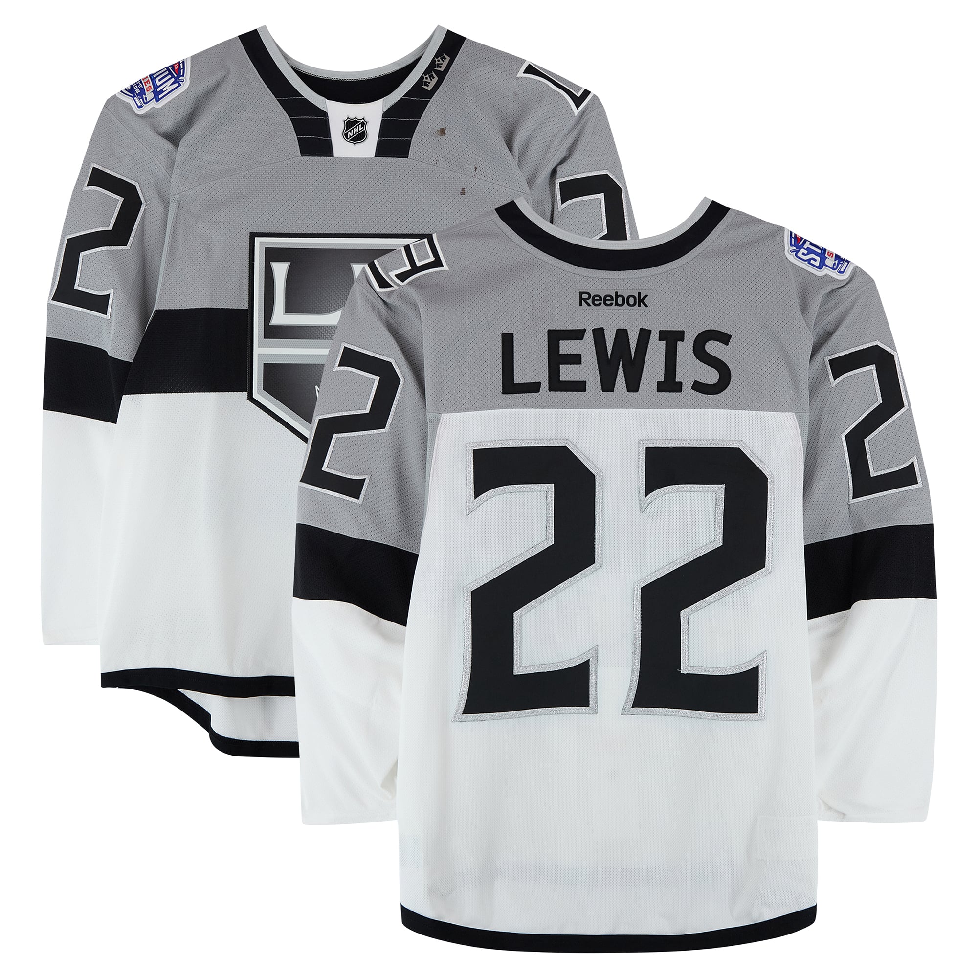 Maillot blanc n° 22 porté par Trevor Lewis lors de l'entraînement des Kings de Los Angeles contre les Sharks de San Jose le 21 février 2015