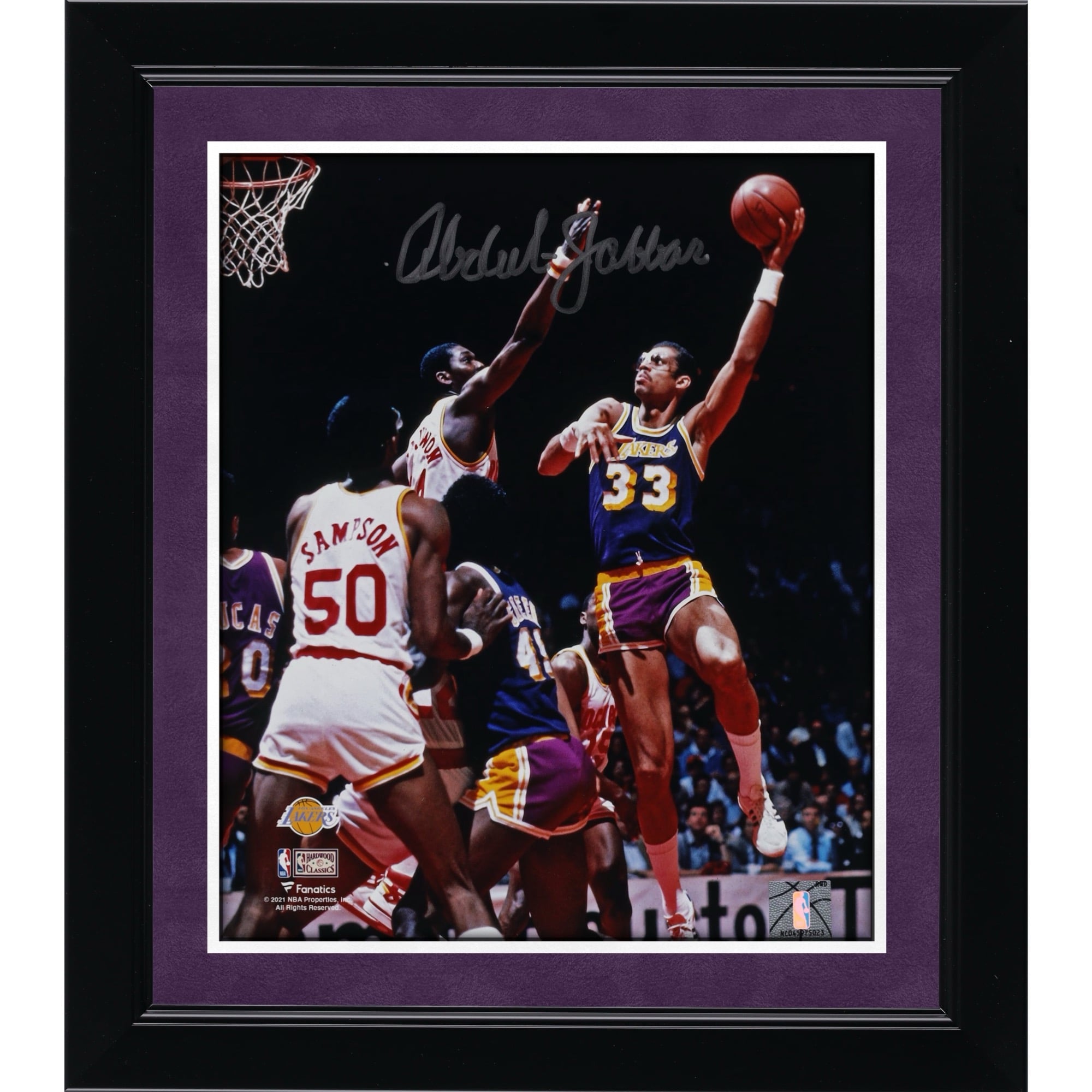 Kareem Abdul-Jabbar Los Angeles Lakers Autographed 8" x 10" Sky Hook vs. Houston Rockets Photograph