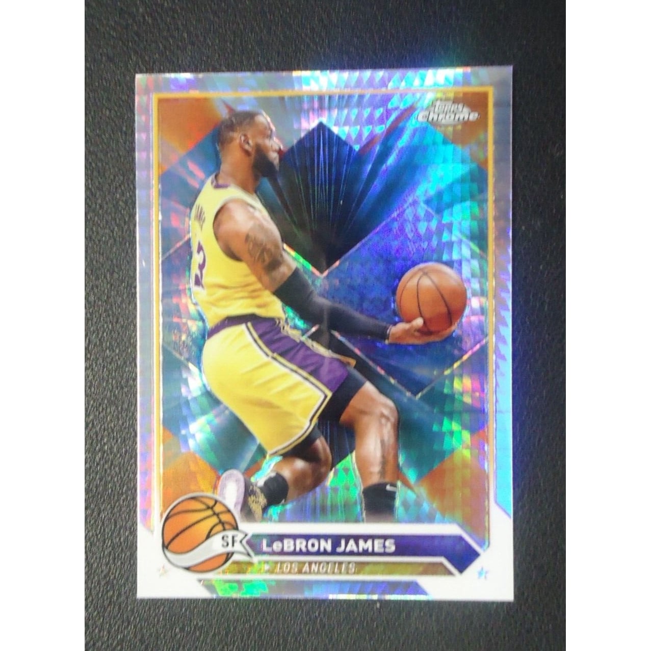 LeBron James 2023-24 TOPPS CHROME REFRACTOR Card #23 LAKERS