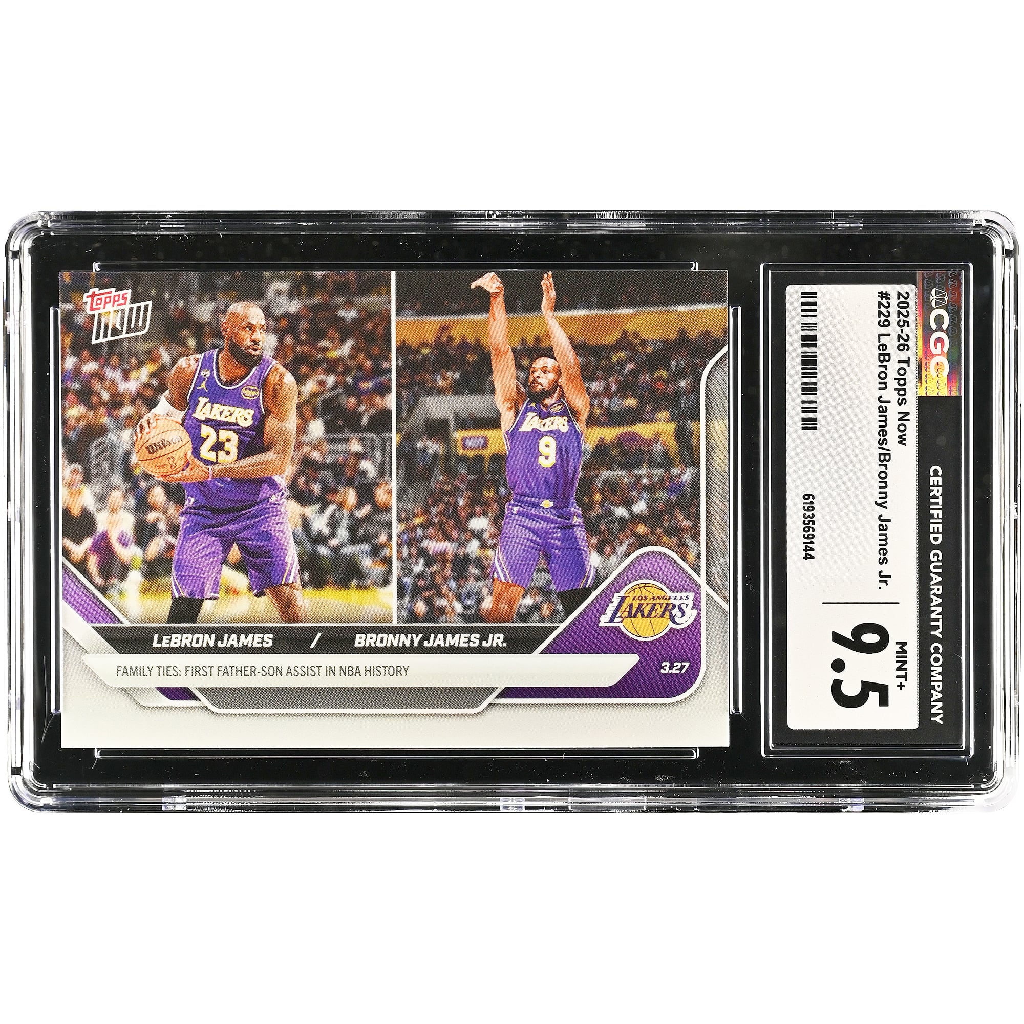 LeBron James et Bronny James Jr. Los Angeles Lakers 2025-26 Topps Now Liens de famille : Première passe décisive père-fils de l'histoire de la NBA #229 Carte authentifiée CGC 9.5