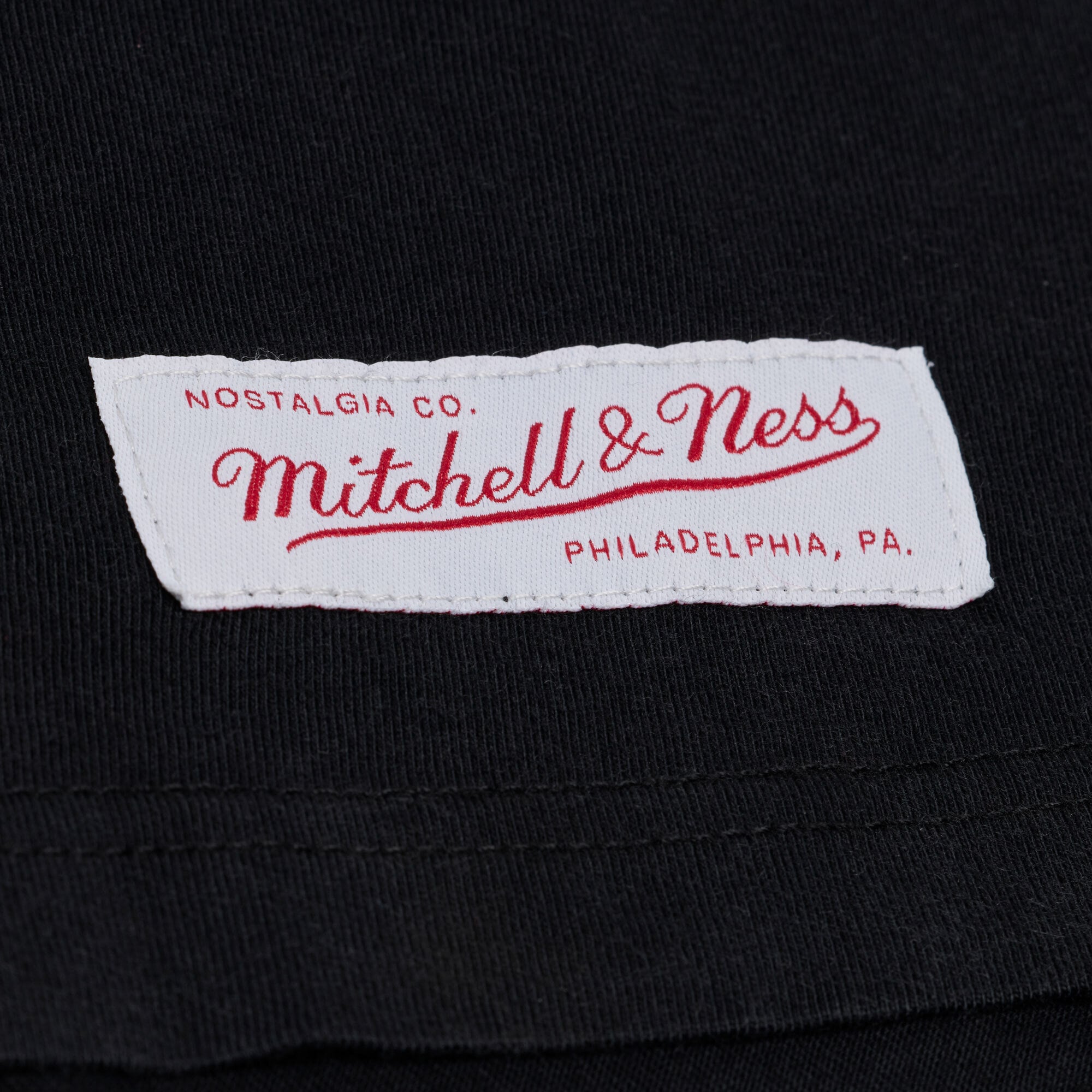 Men's Mitchell & Ness  Black Los Angeles Lakers Core Graphic T-Shirt
