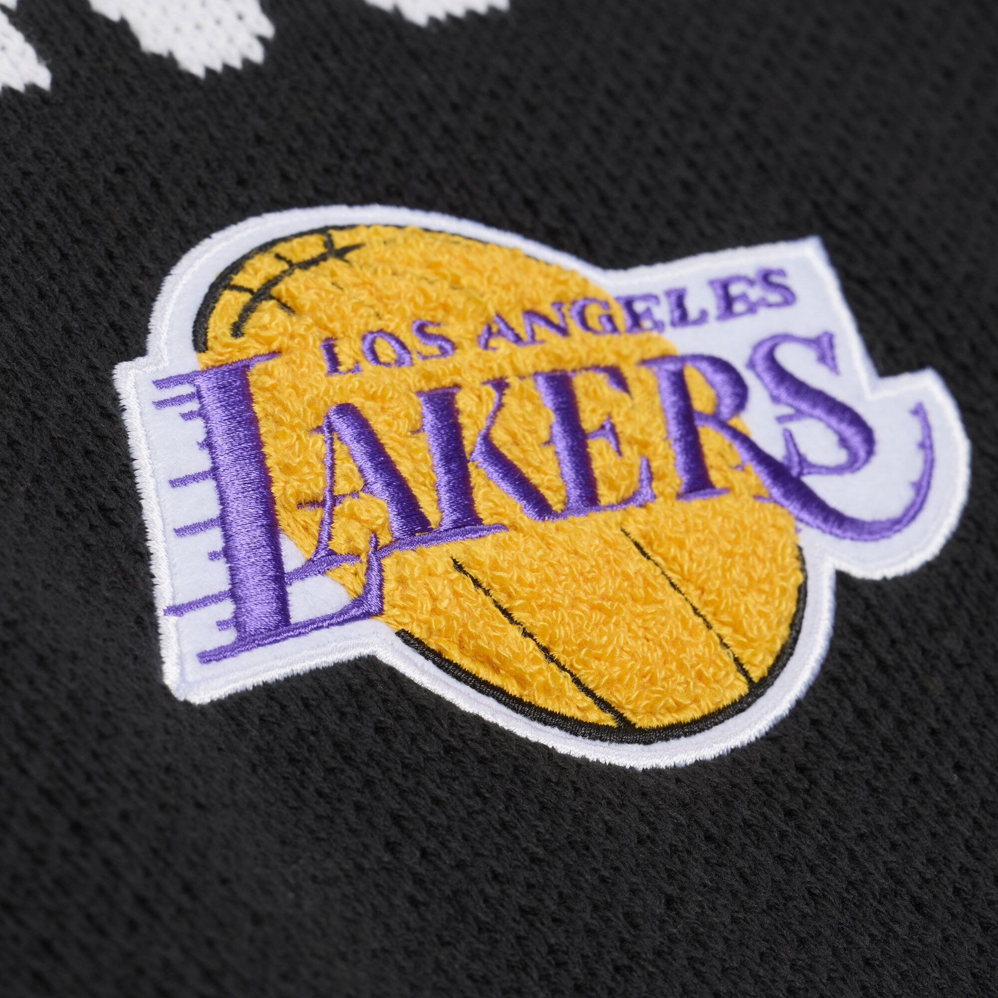 Pull Mitchell & Ness noir pour homme, modèle entraîneur-chef des Los Angeles Lakers