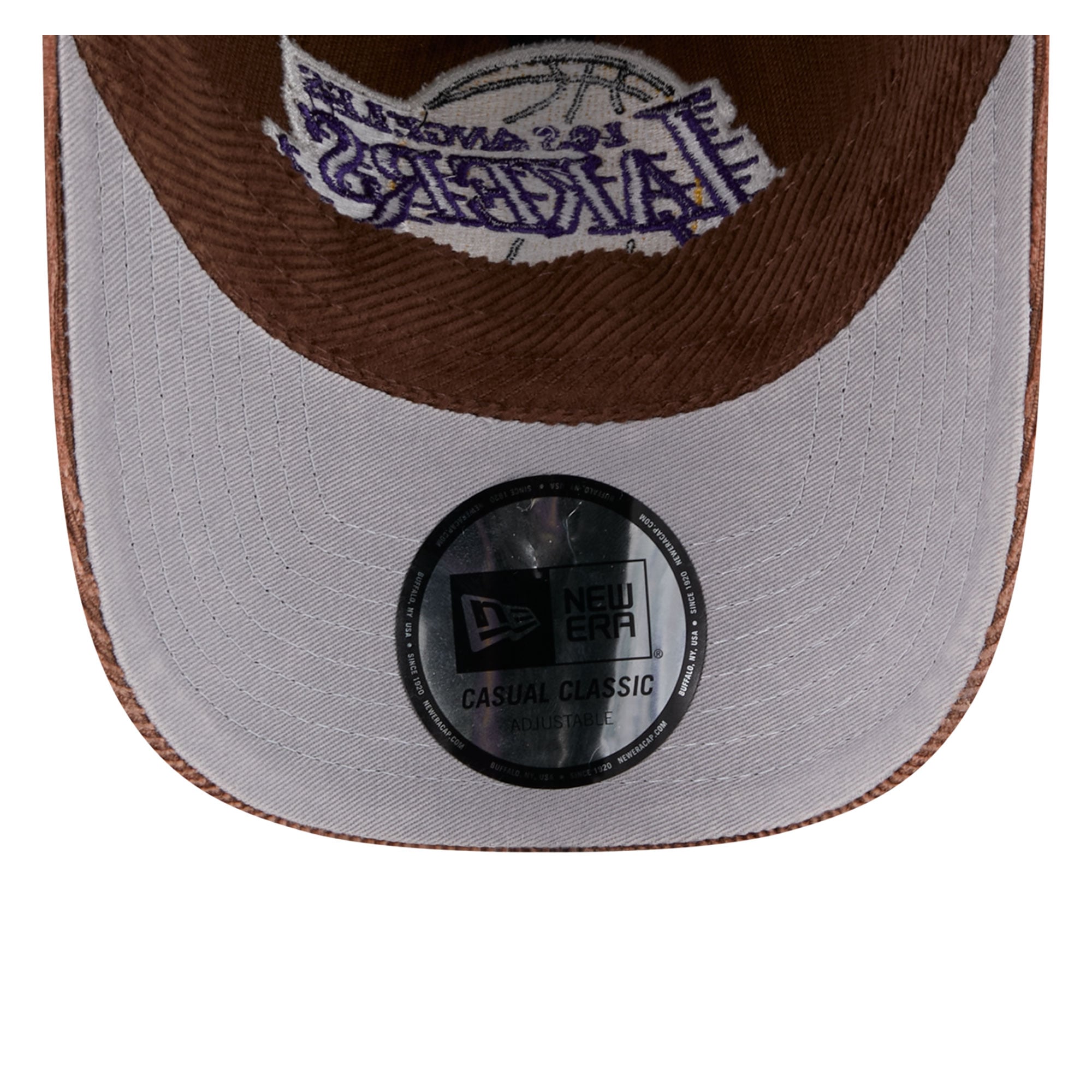 Casquette New Era marron Los Angeles Lakers en velours côtelé, style classique, ajustable.