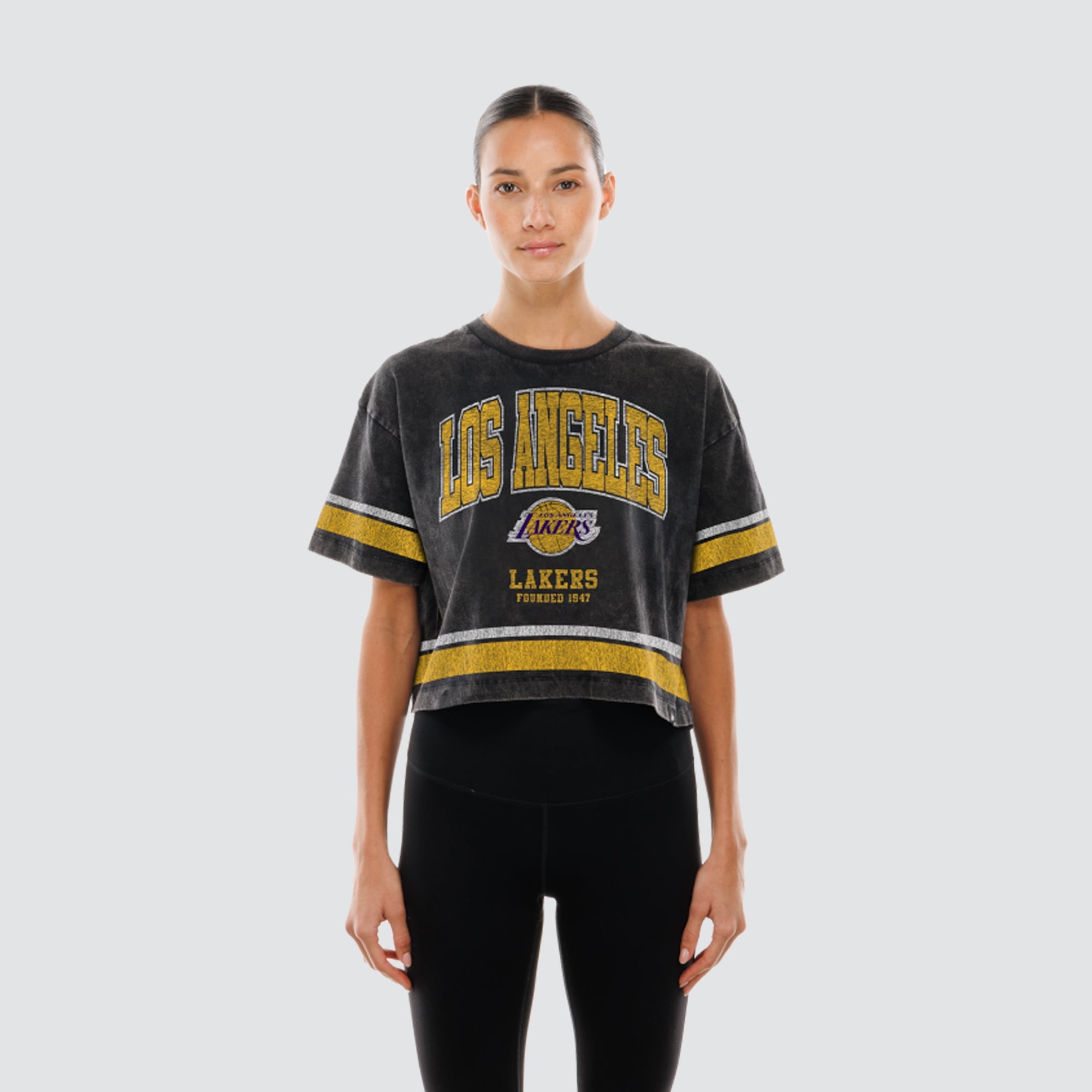 T-shirt court noir New Era Los Angeles Lakers pour femme, coupe carrée, délavage minéral