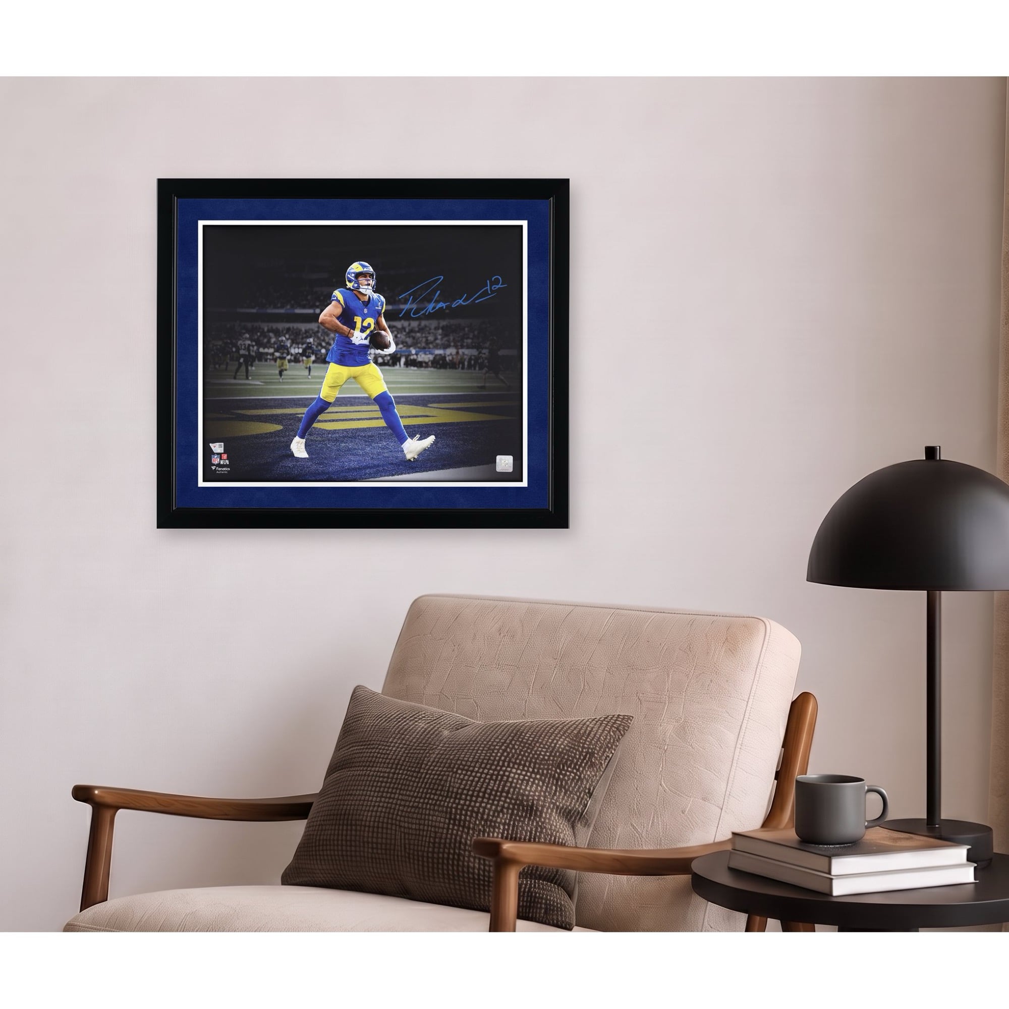 Photo dédicacée de Puka Nacua, joueur des Rams de Los Angeles, célébrant un touchdown (40 x 50 cm).