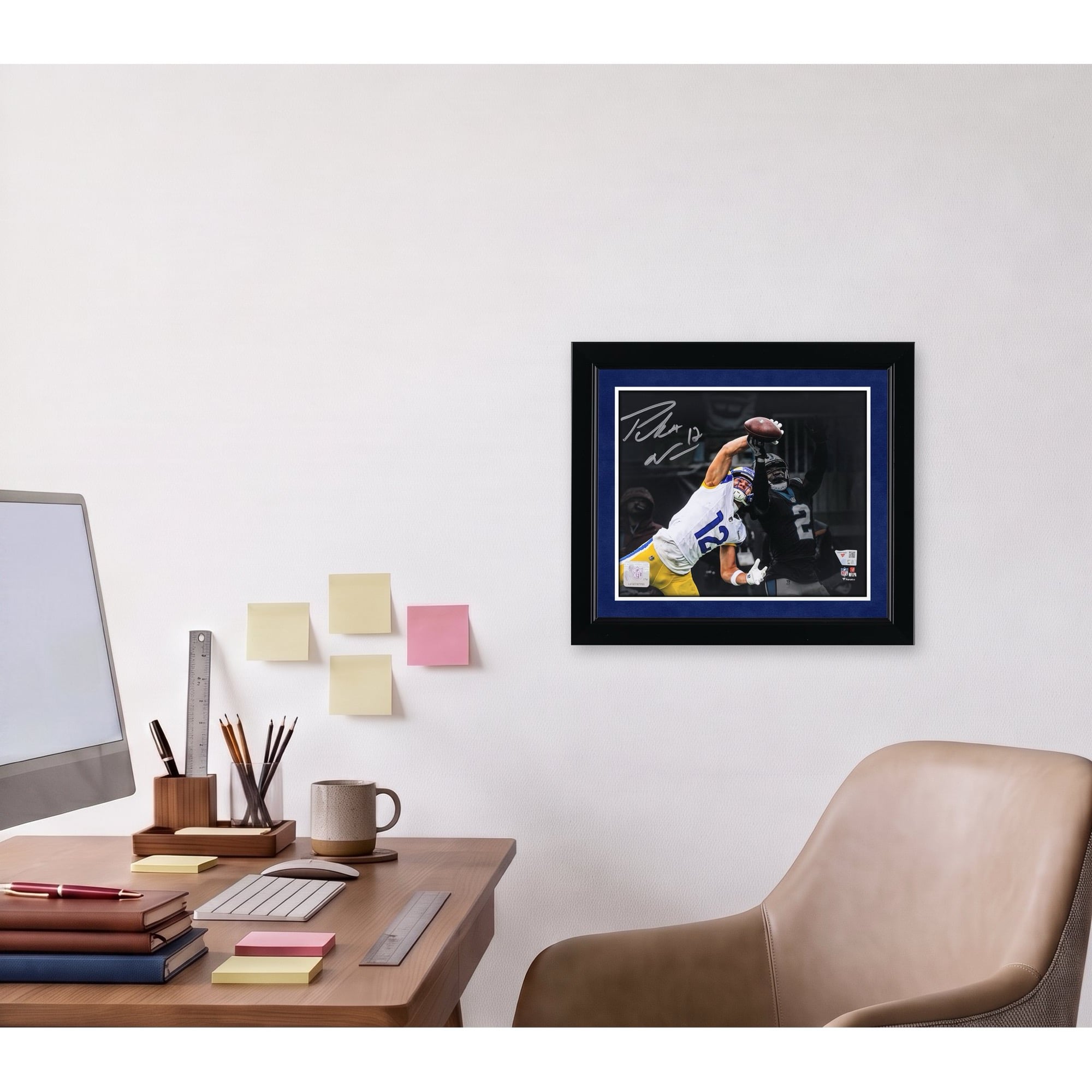 Photo dédicacée de Puka Nacua (Los Angeles Rams), format 20 x 25 cm, prise à une main.
