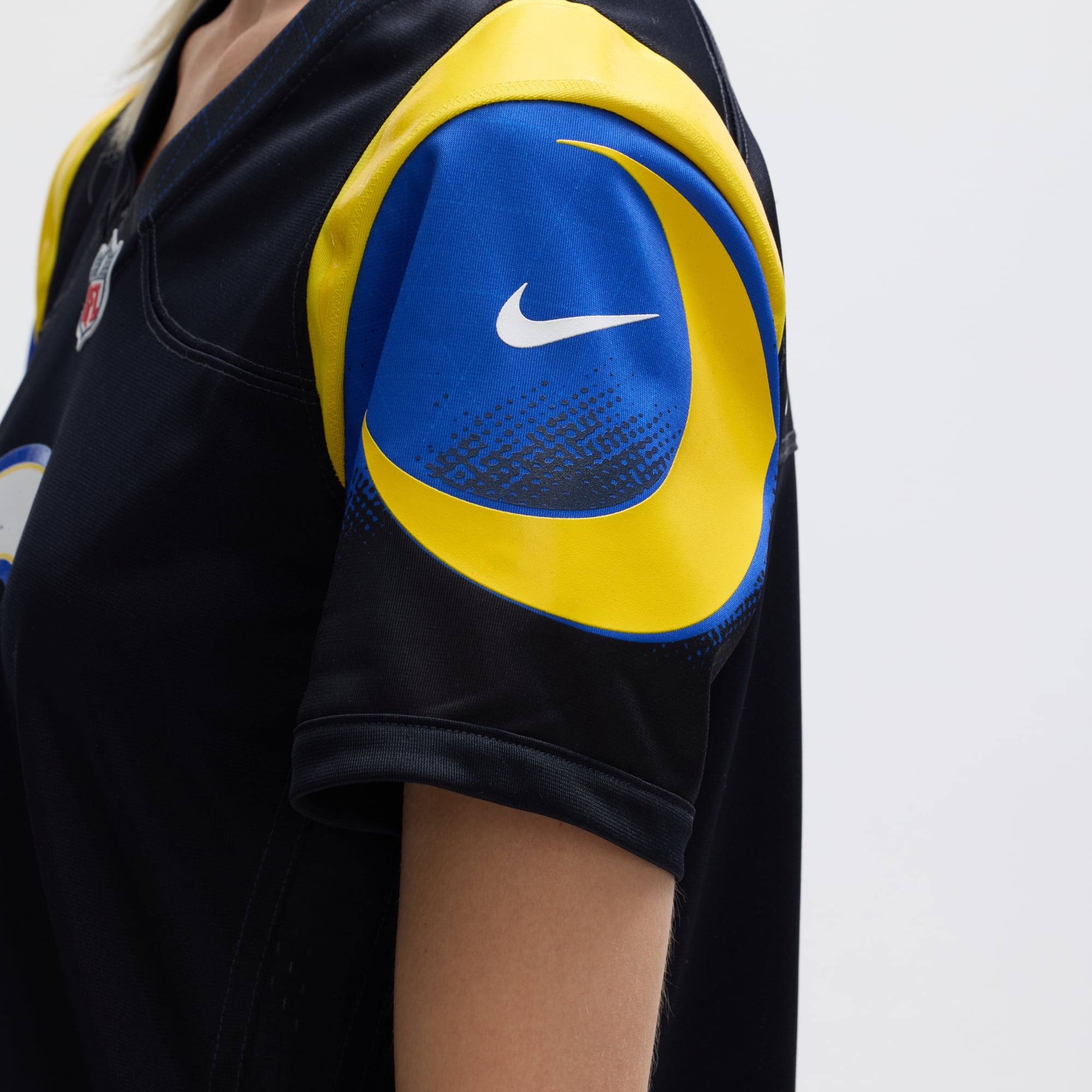 Maillot de match Nike Matthew Stafford bleu foncé la collection Rivalries des Los Angeles Rams pour femmes
