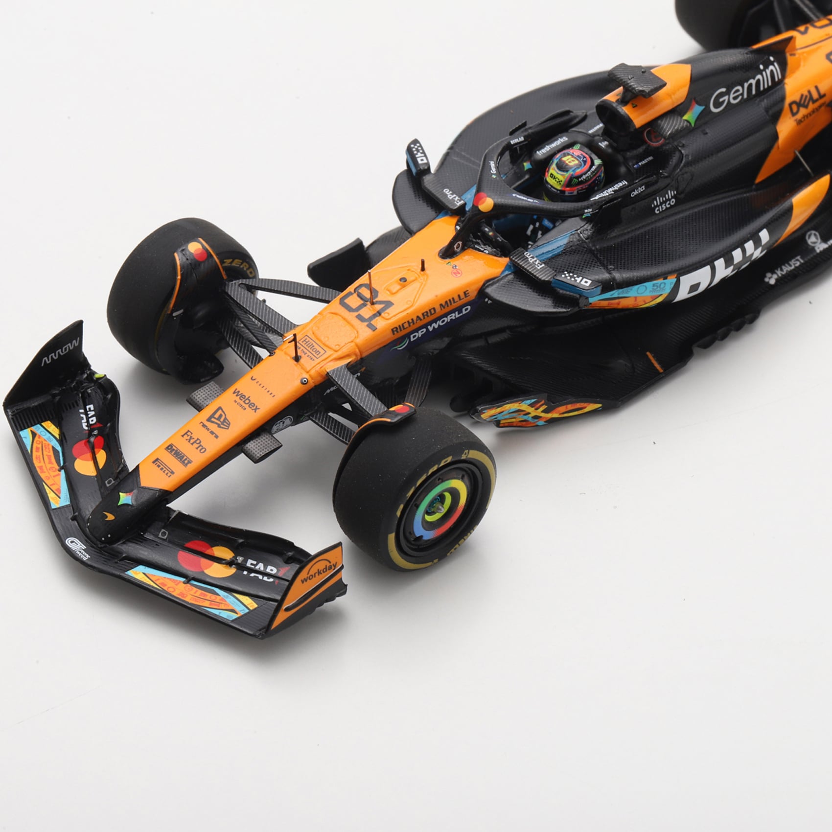 Spark Models Oscar Piastri McLaren F1 Team 2025 Abu Dhabi GP #81 1:43 Scale Die-Cast Car