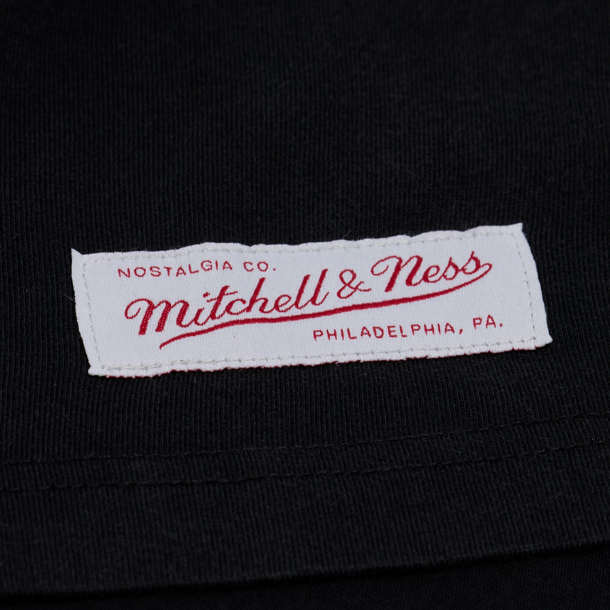 Men's Mitchell & Ness Black Memphis Grizzlies Core Graphic T-Shirt