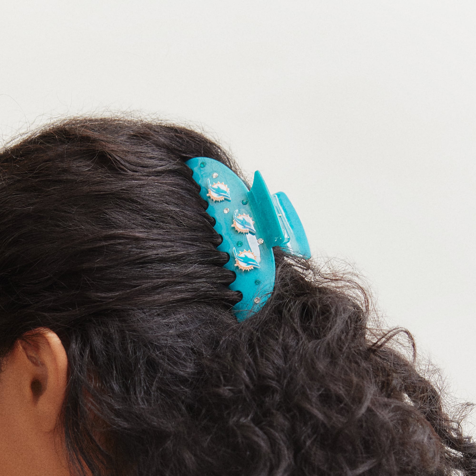 Pince à cheveux BaubleBar Miami Dolphins empilée
