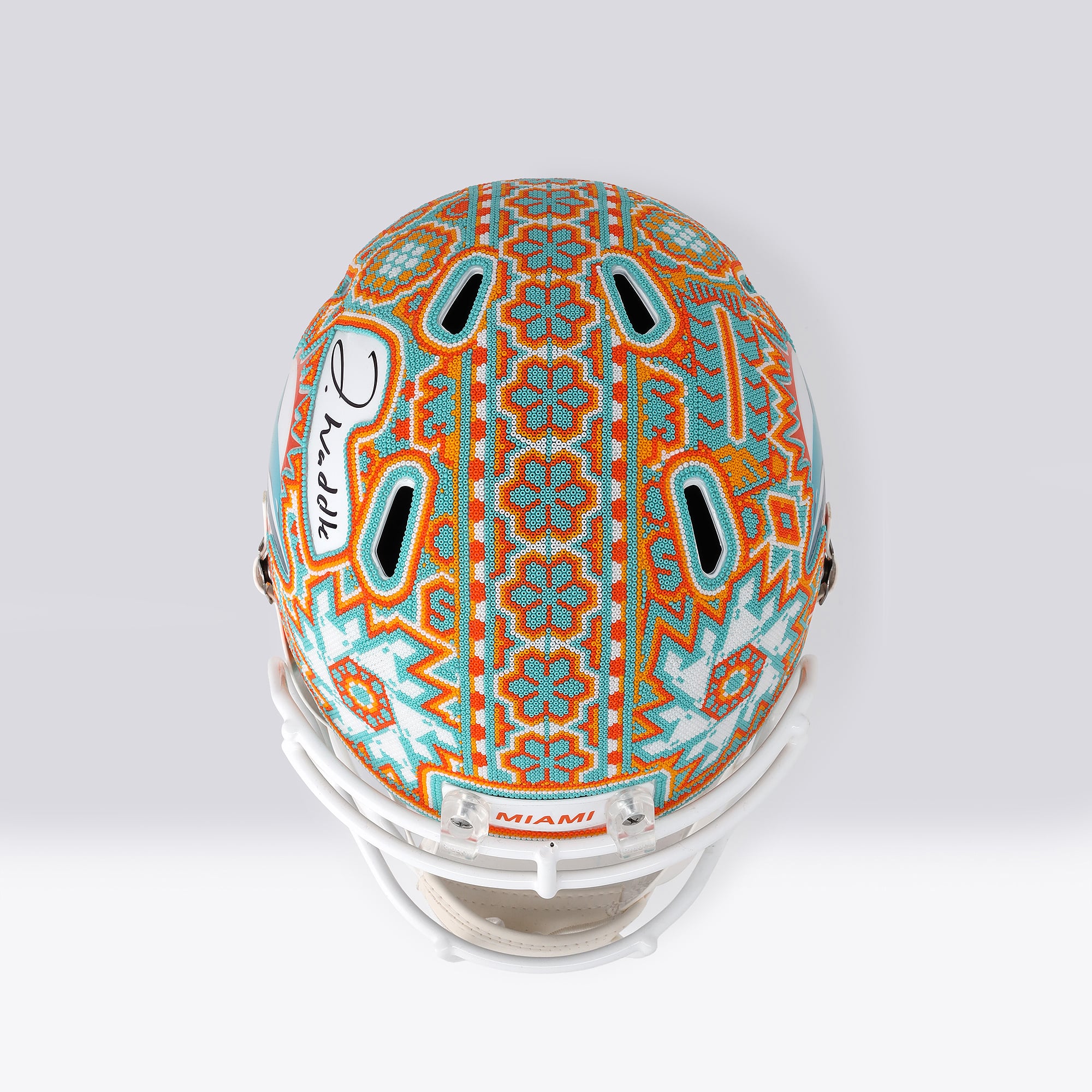 Casque réplique Riddell Speed ​​autographié par Jaylen Waddle (Miami Dolphins) - Illustration par Soul Made Arte
