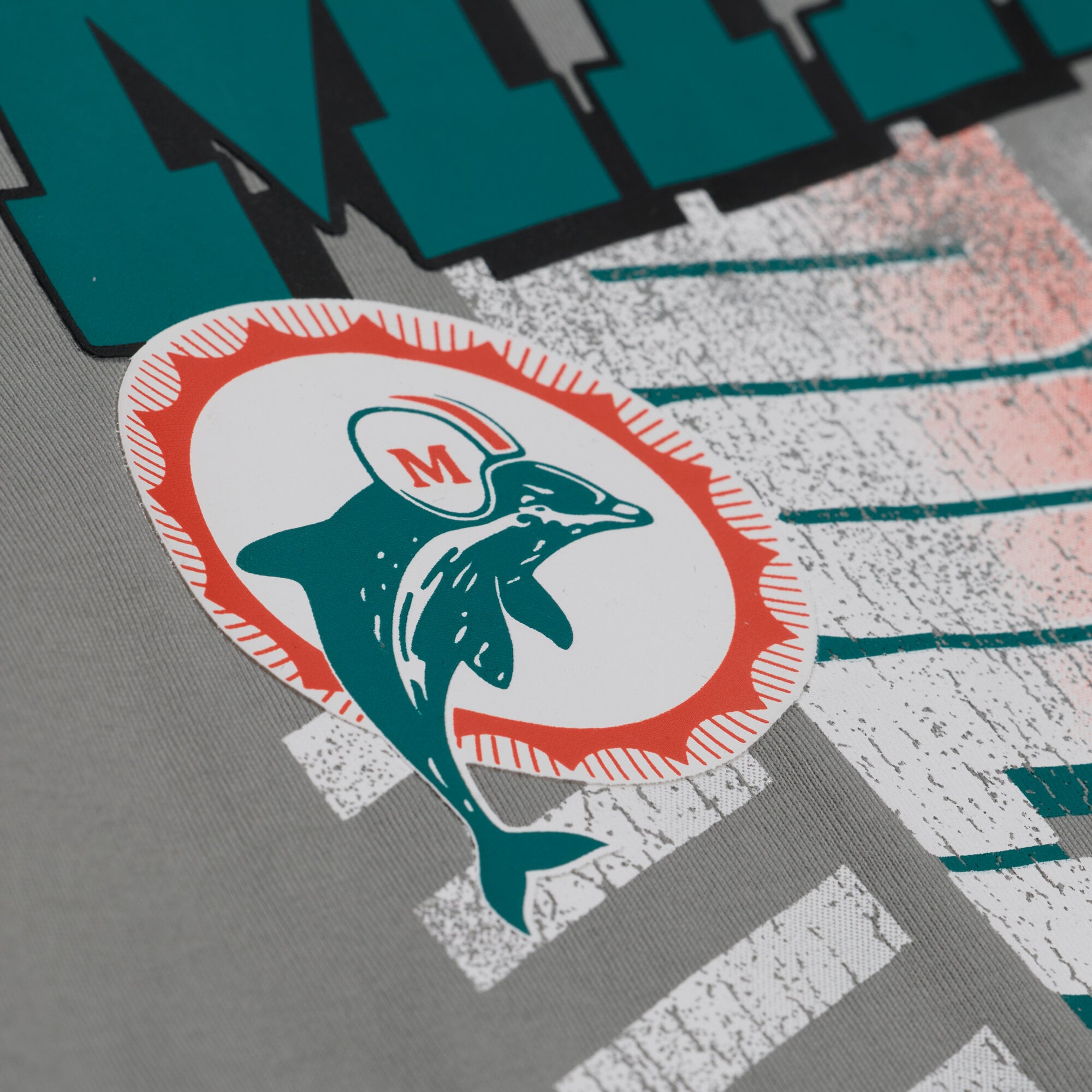 T-shirt graphique Mitchell & Ness gris Miami Dolphins Core Essentials Street pour homme