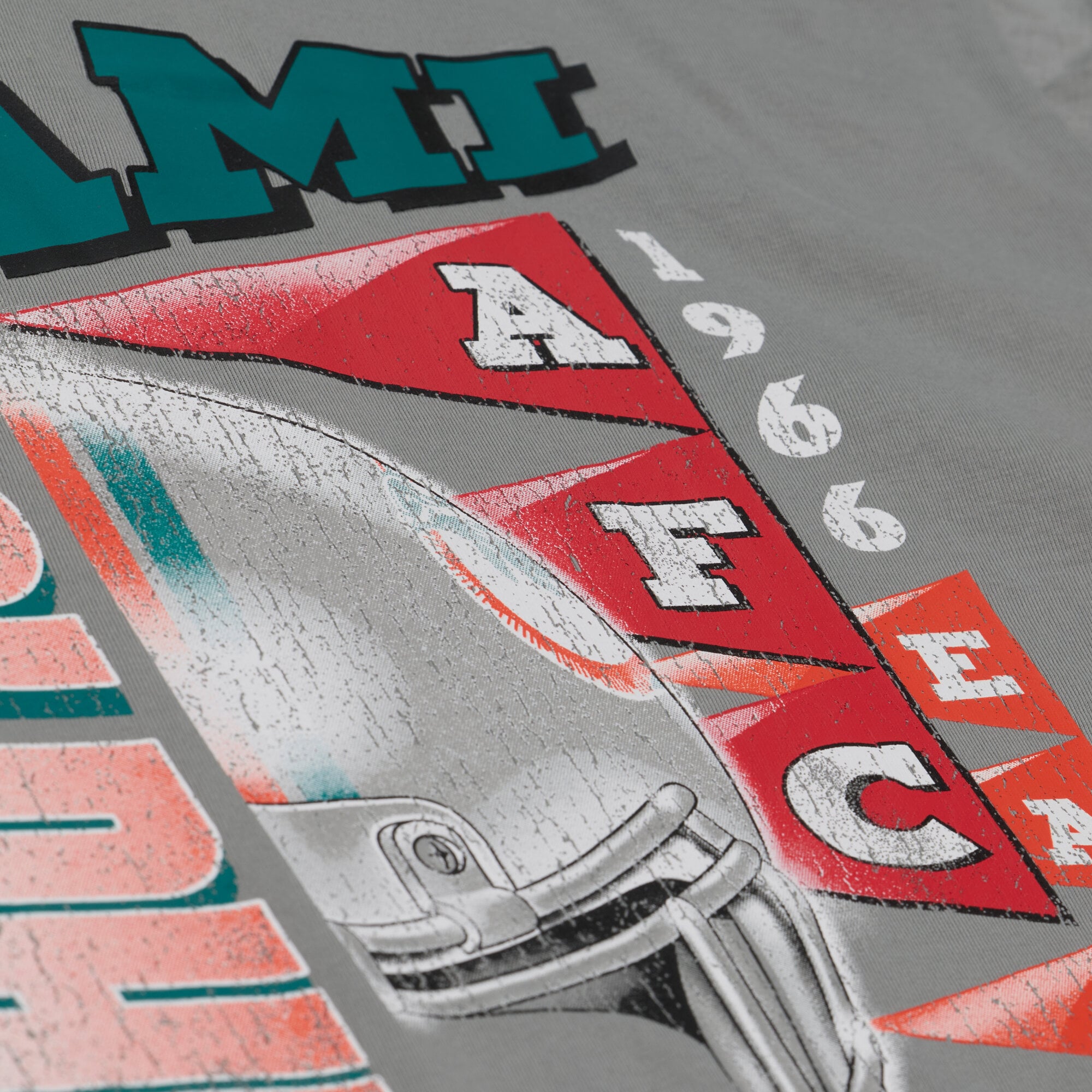 T-shirt graphique Mitchell & Ness gris Miami Dolphins Core Essentials Street pour homme