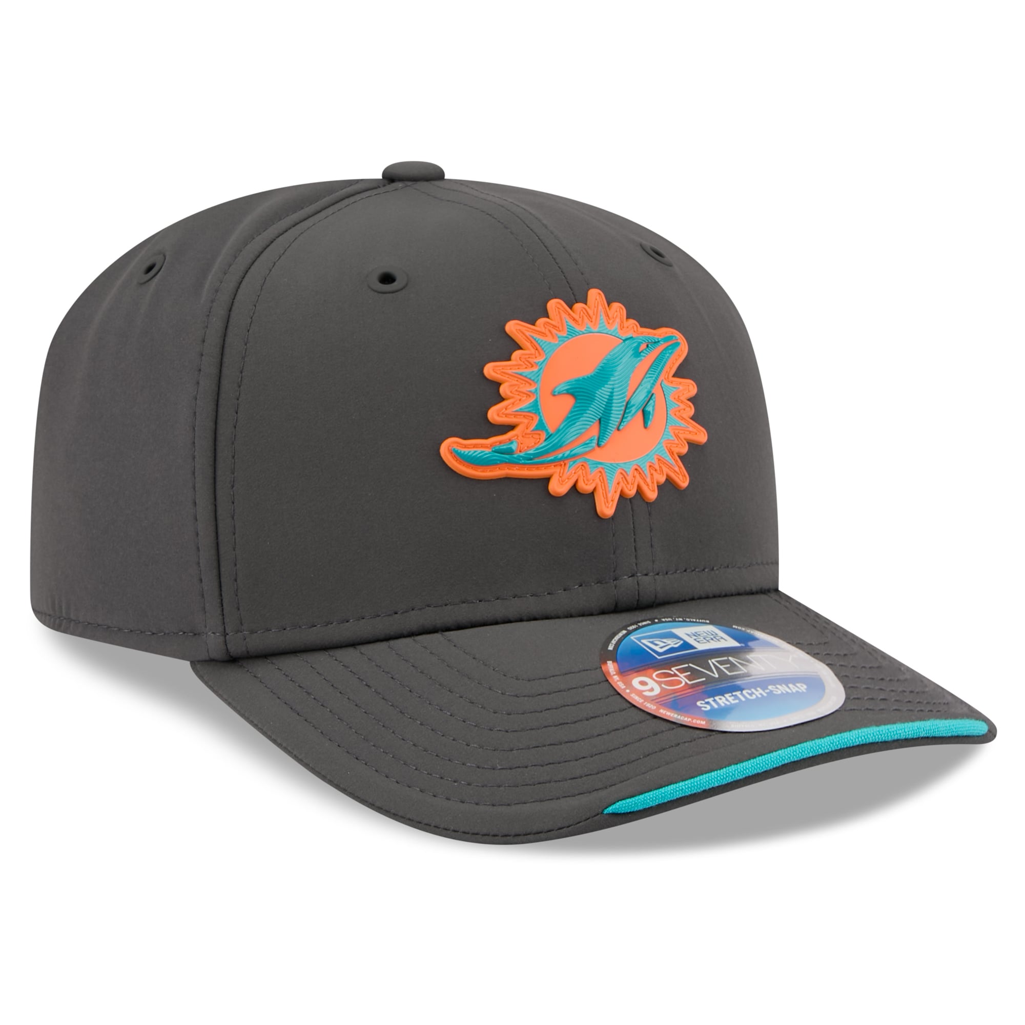 Casquette ajustable New Era anthracite Miami Dolphins 2026 Sideline pour homme, modèle 9SEVENTY, idéale pour les temps froids.