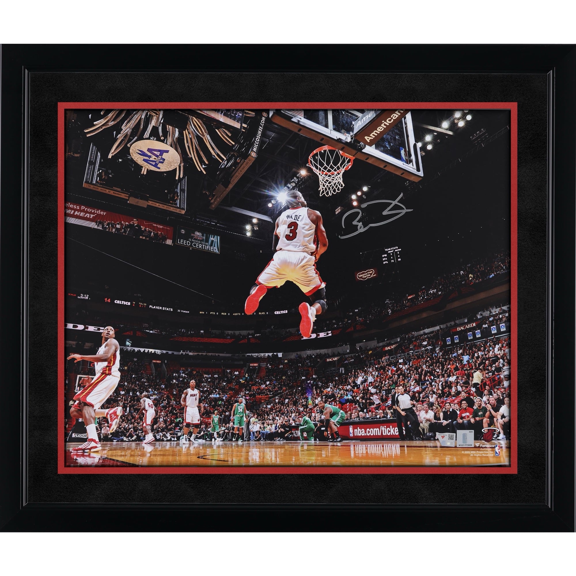 Photo de dunk inversée autographiée de Dwyane Wade (Miami Heat), 40 x 50 cm