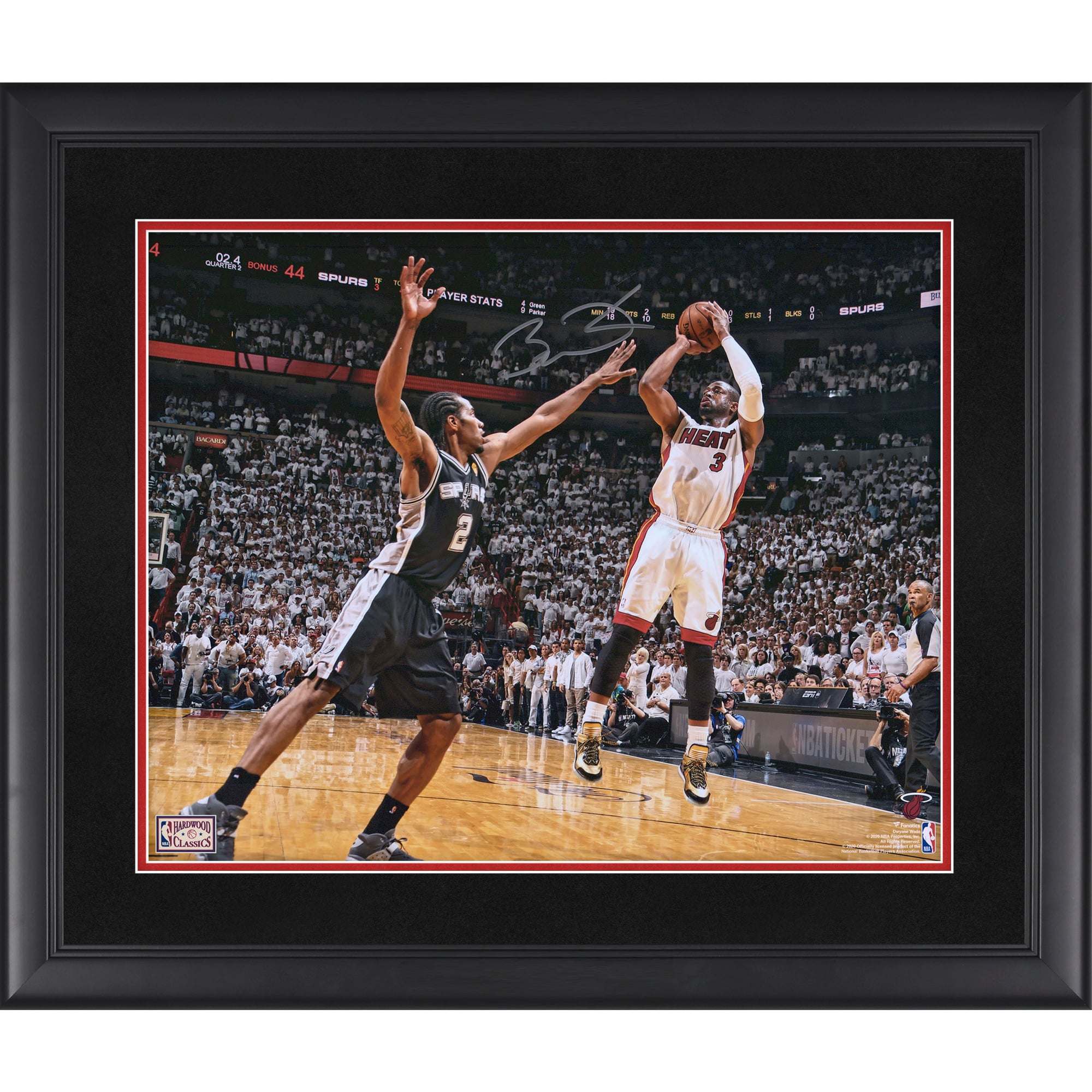 Photo encadrée et autographiée de Dwyane Wade (Miami Heat) lors des finales NBA 2013 contre les San Antonio Spurs (40,6 x 50,8 cm).