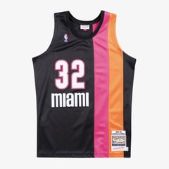 NBA公式ユニフォーム 全30チーム・海外限定モデル多数 | NBA公式 