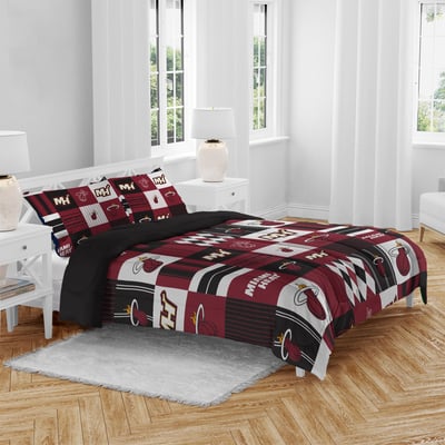Miami Heat Pegasus Patchwork Plaid Three-Piece Full/Queen Bed in a Bag Set