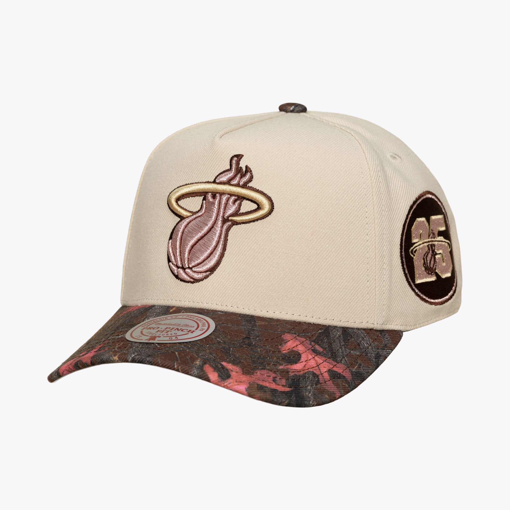 Casquette unisexe Mitchell & Ness crème Miami Heat rose automne Pro