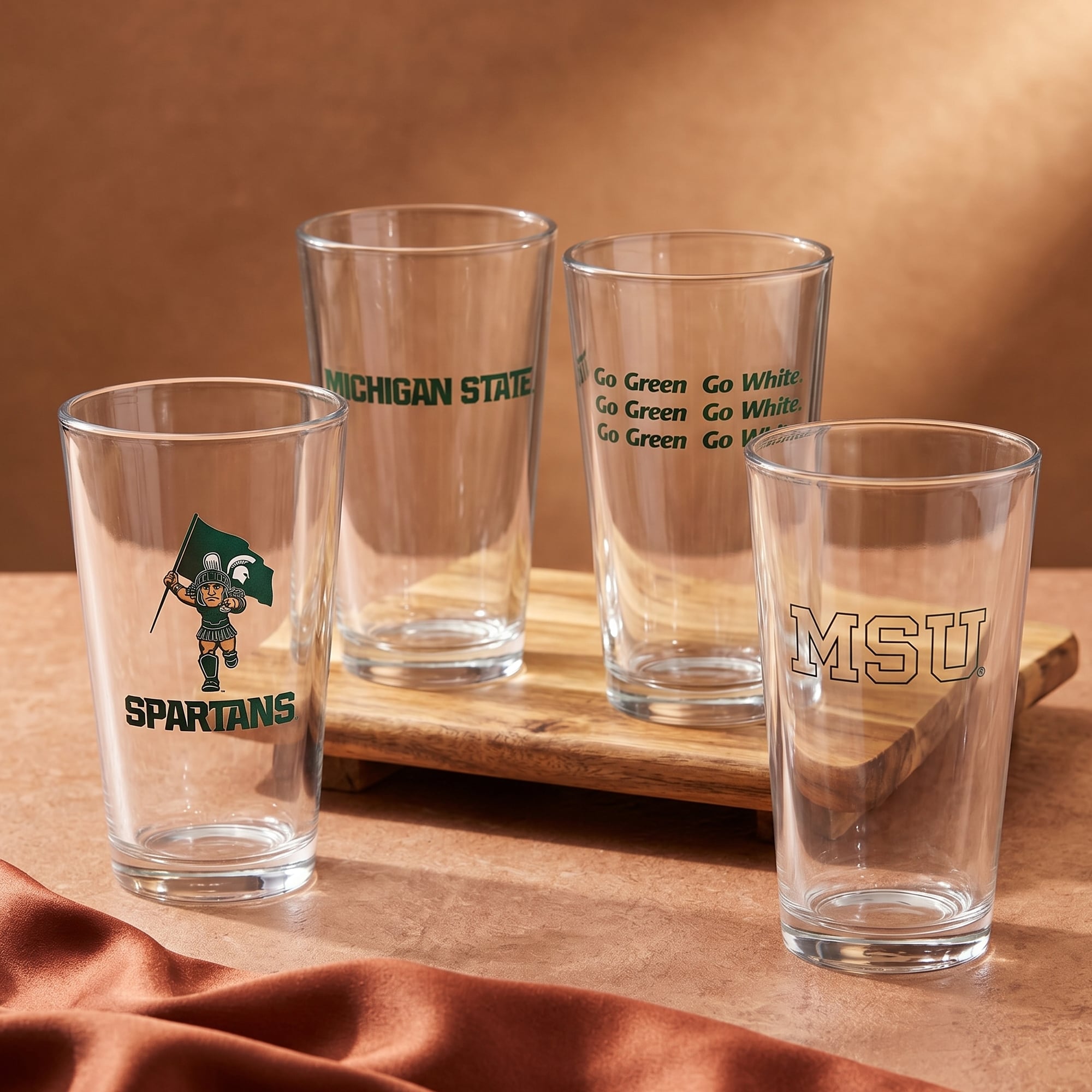 Ensemble de quatre verres à bière de collection Michigan State Spartans de 473 ml (16 oz).