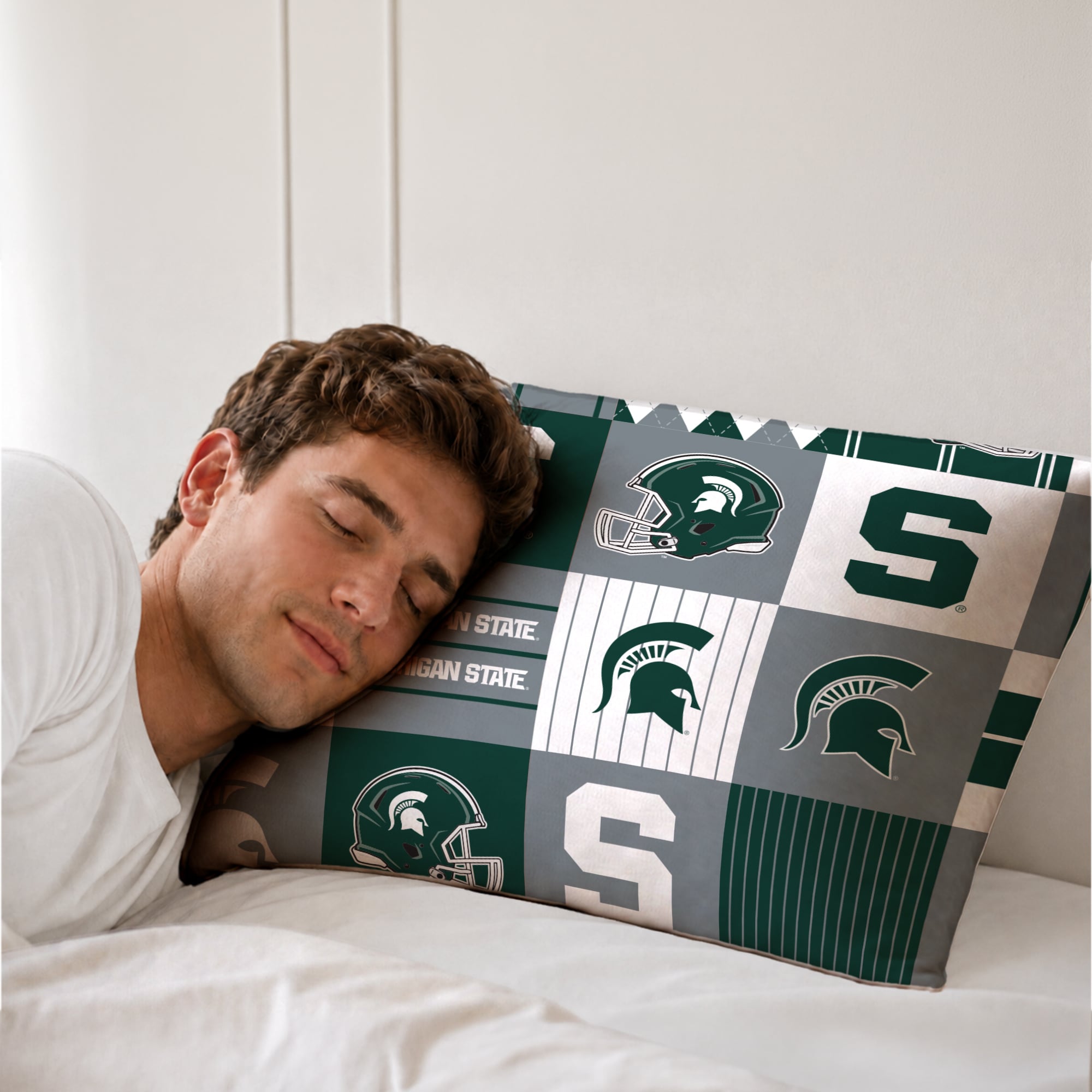 Pegasus Michigan State Spartans Patchwork Plaid Three-Piece Full/Queen Bed in a Bag Set