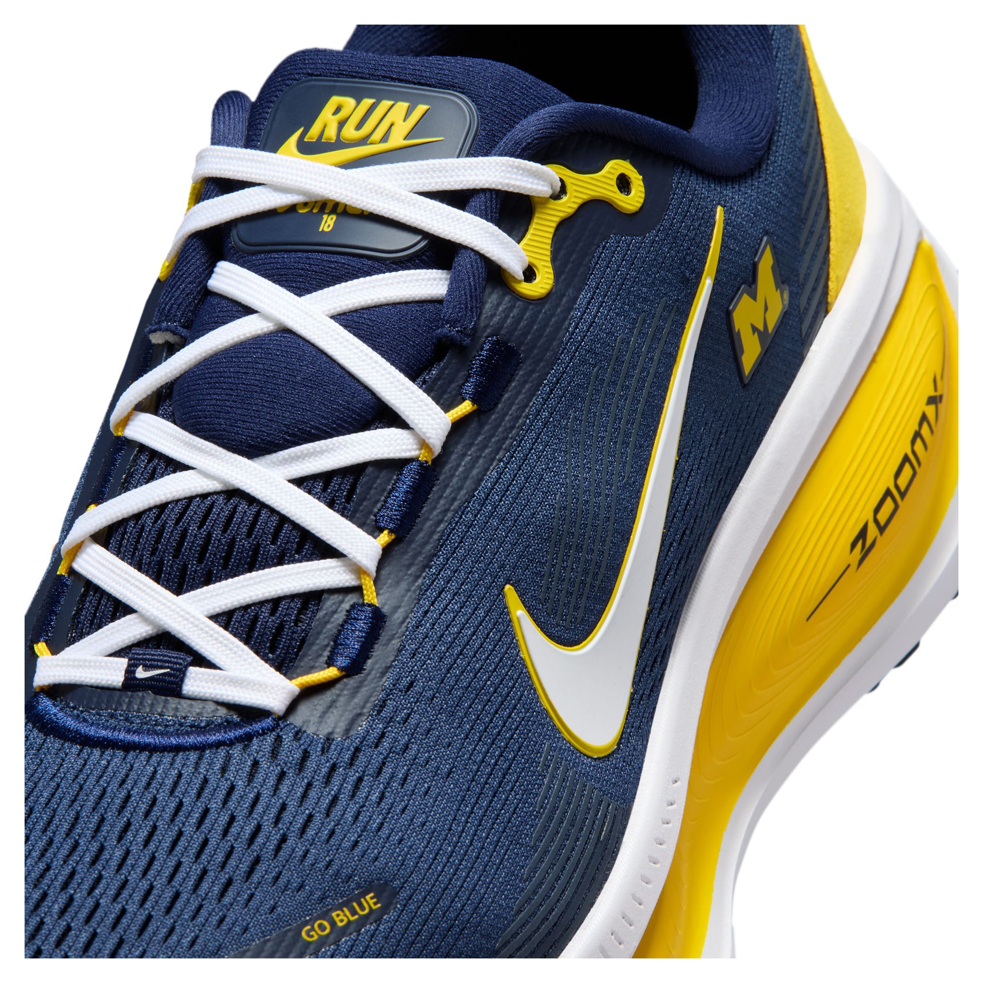 Men's Nike Michigan Wolverines Vomero 18 Running Shoes