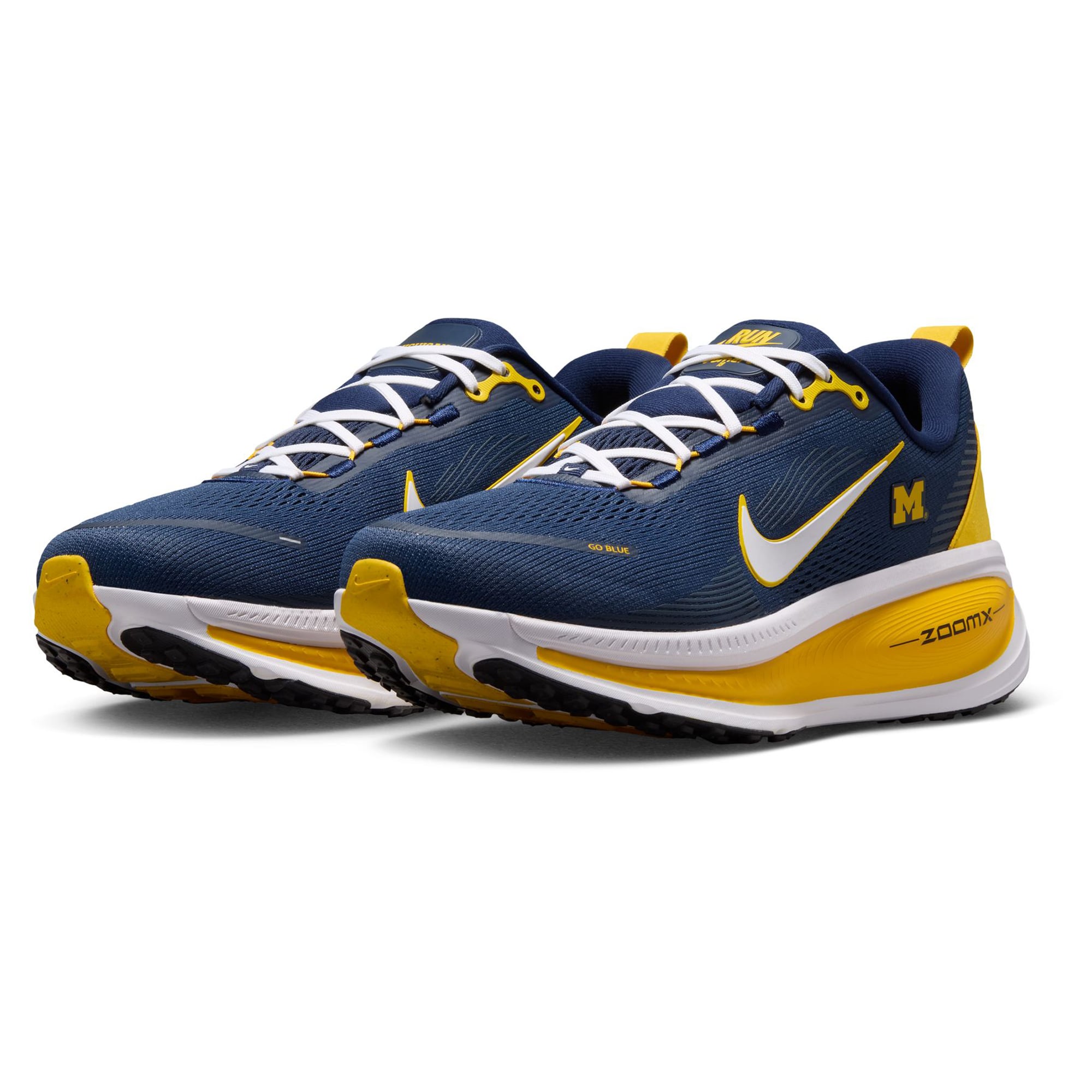 Men's Nike Michigan Wolverines Vomero 18 Running Shoes