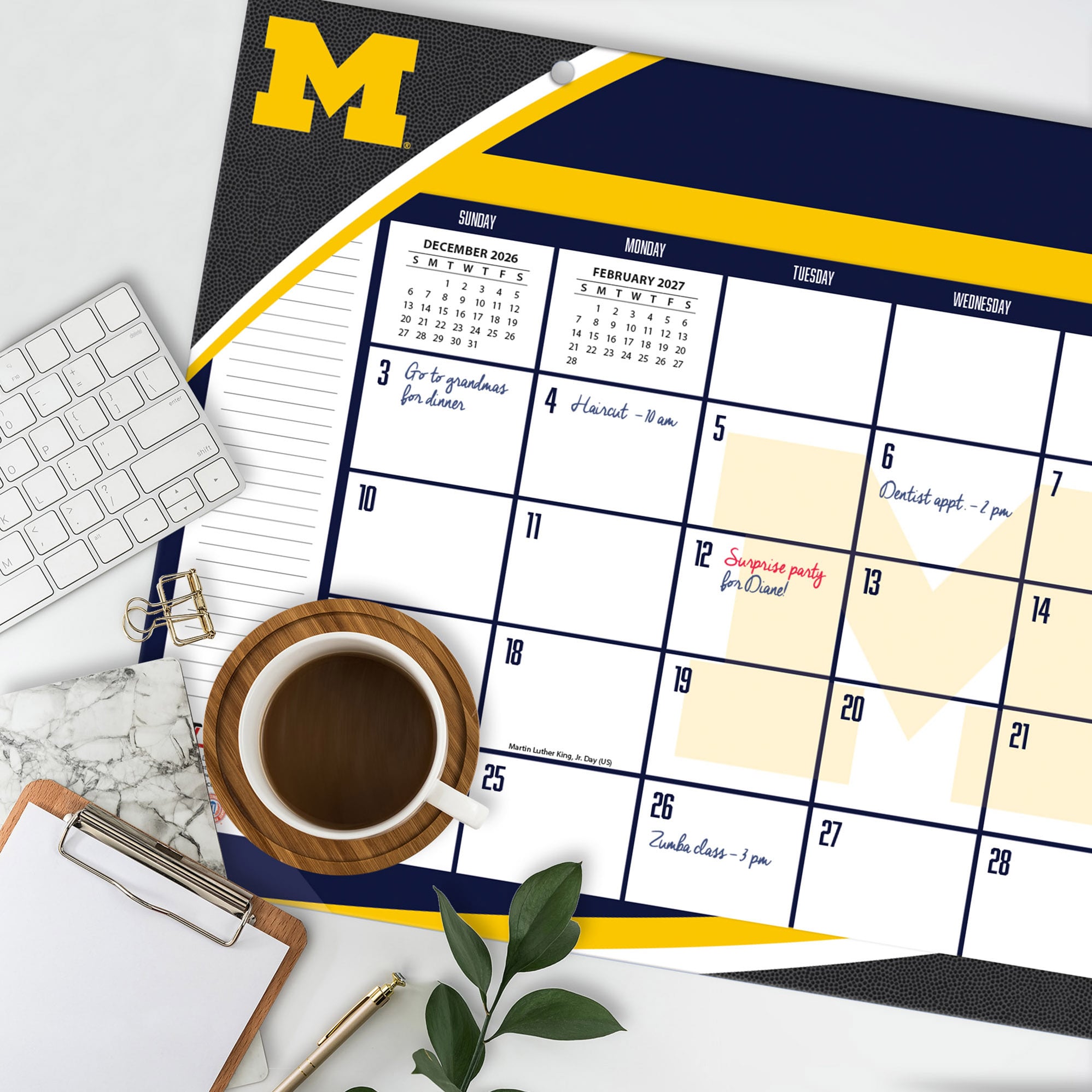 Michigan Wolverines 17" x 11" Desk Pad Calendar
