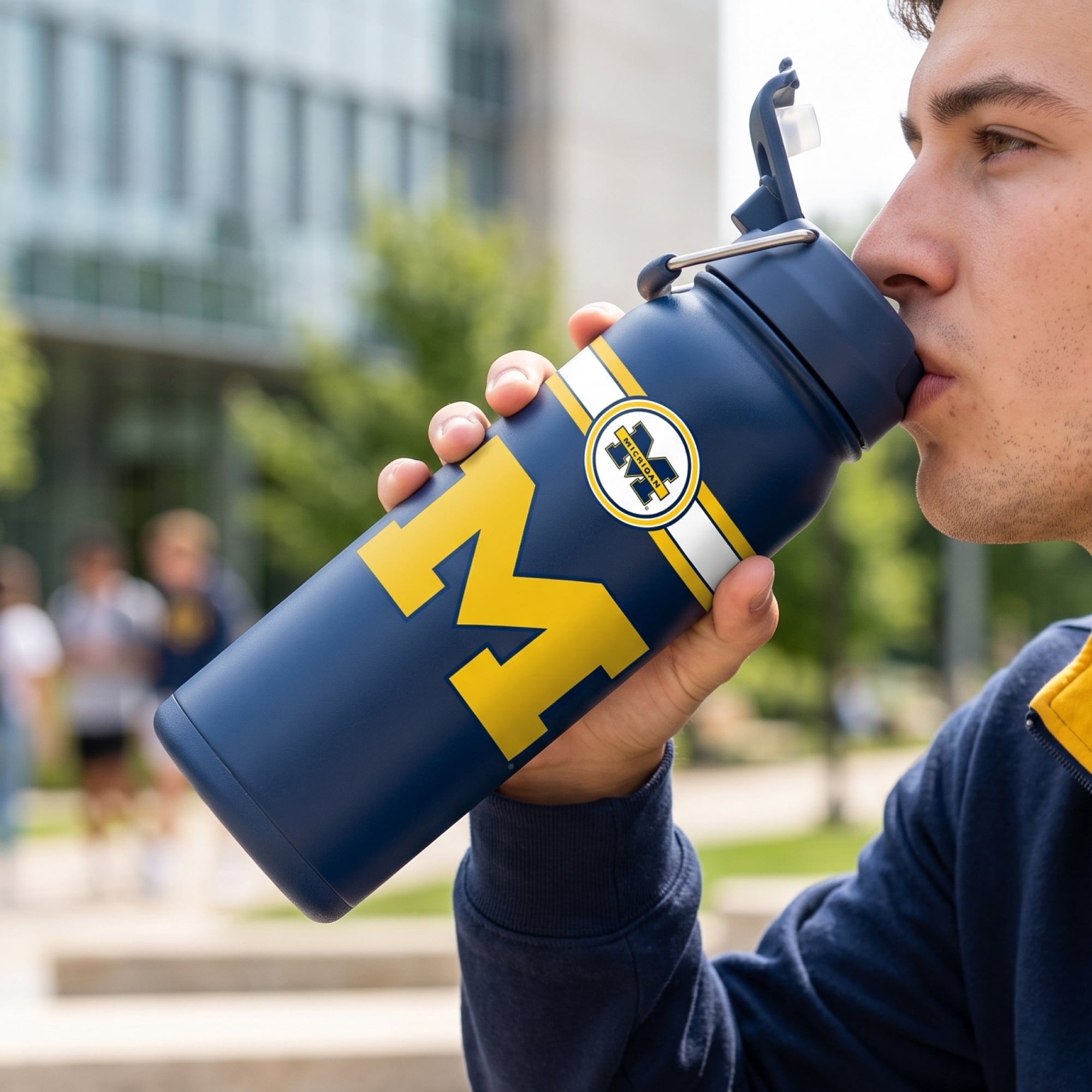 Michigan Wolverines 24oz. Triple Option Bottle