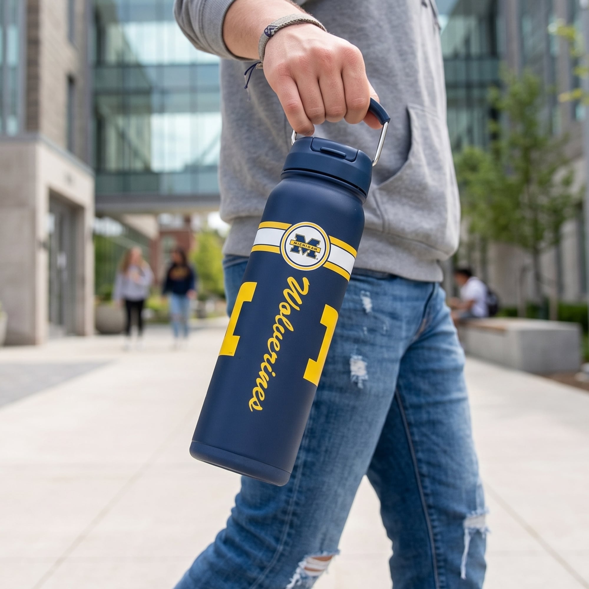 Michigan Wolverines 24oz. Triple Option Bottle