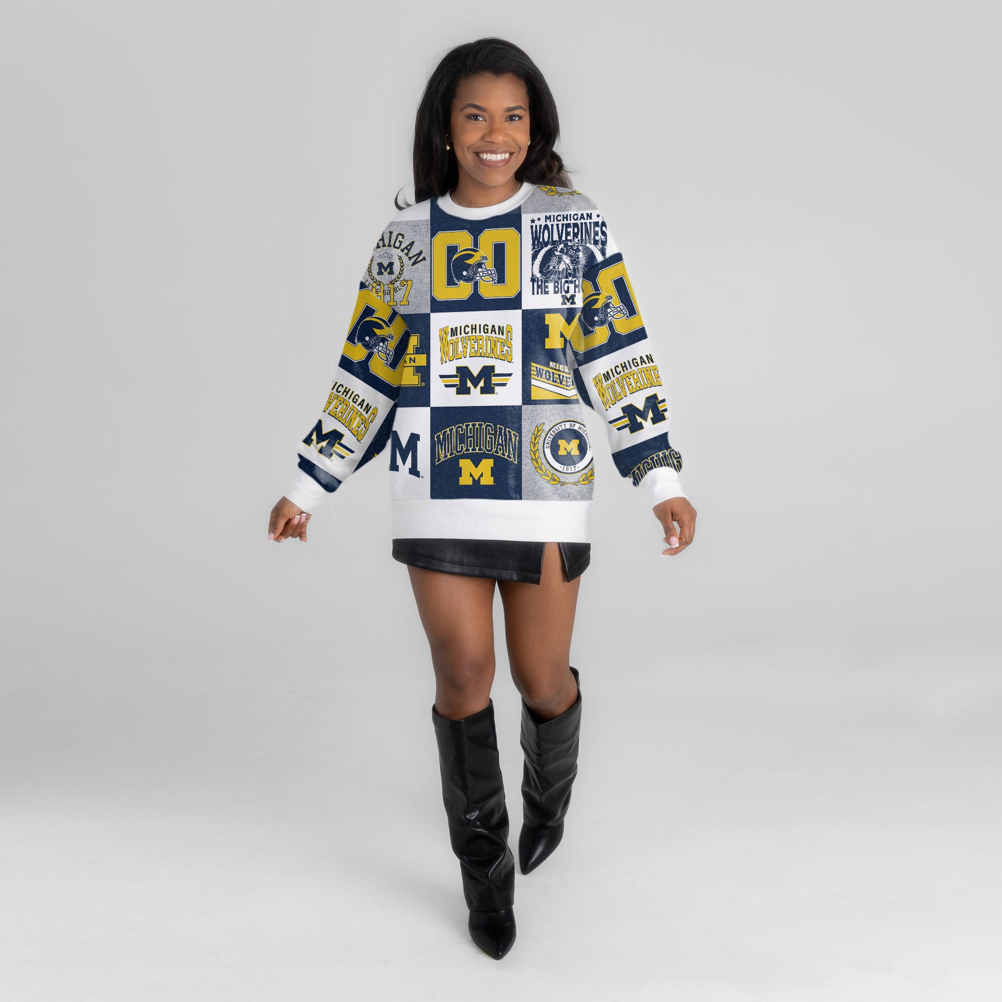 Pull à manches longues patchwork Michigan Wolverines Highlight Reel pour femme, bleu marine, Gameday Couture