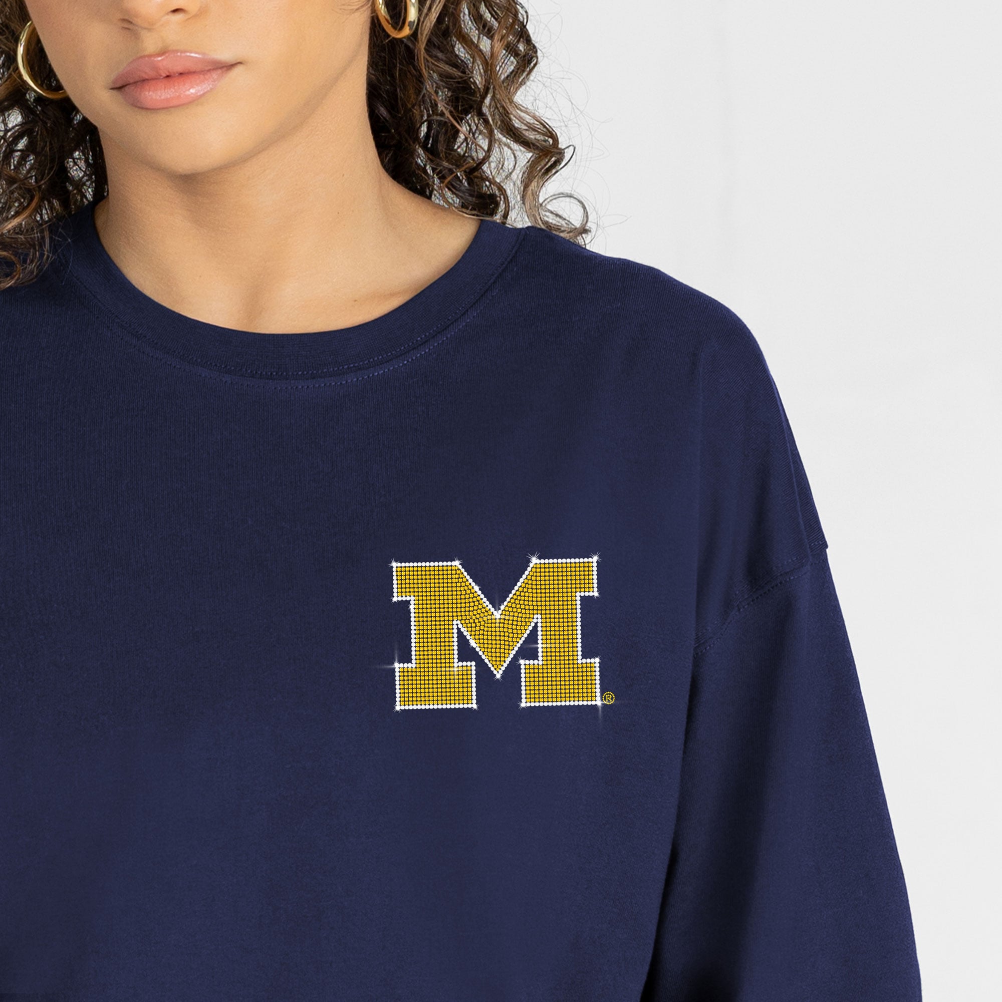 T-shirt à manches longues pour femmes Gameday Couture bleu marine Michigan Wolverines Light It Up strass