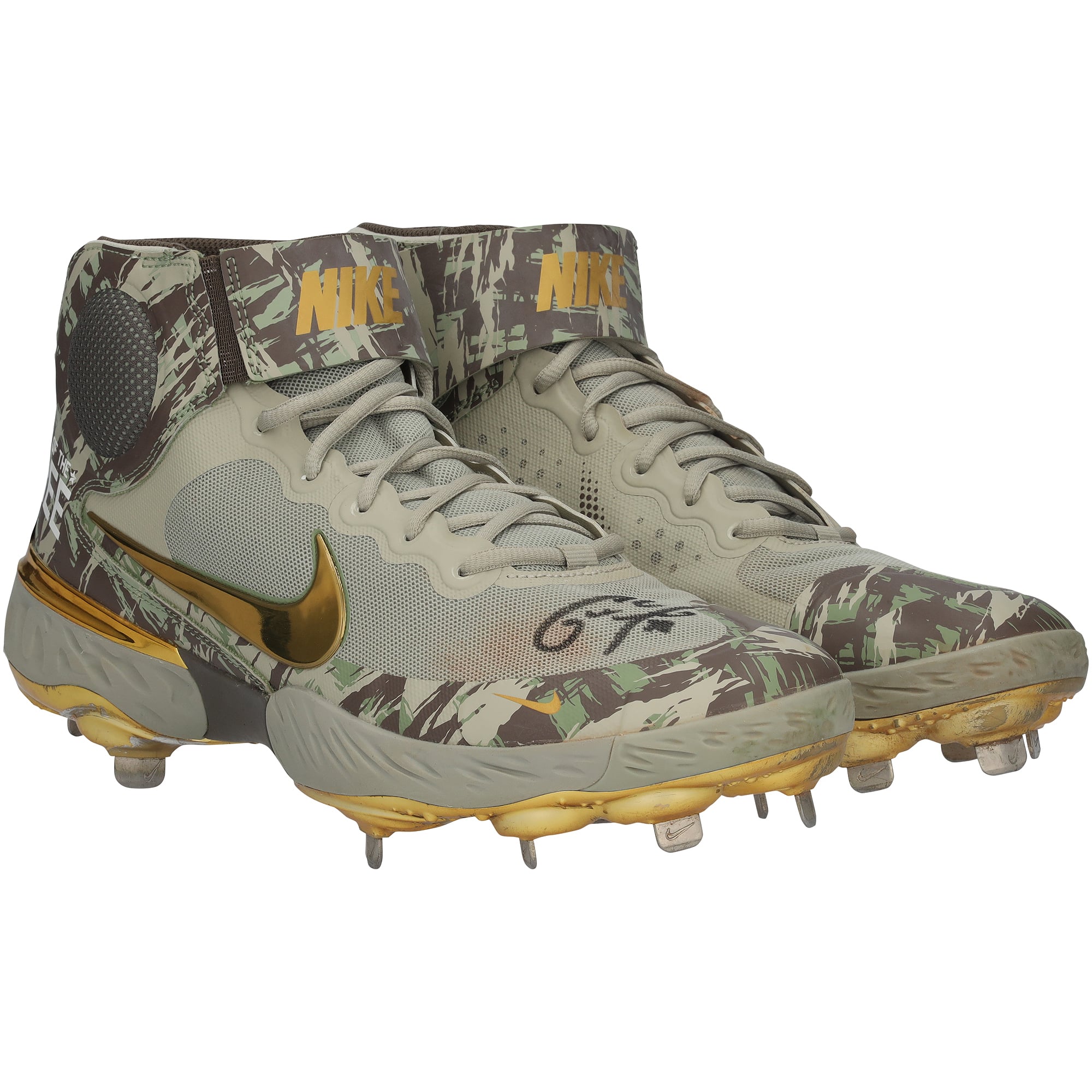 Christian Yelich Milwaukee Brewers Autographed Game-Used Green Nike Cleats vs. Washington Nationals on May 22, 2022 with "Game Used" Inscription