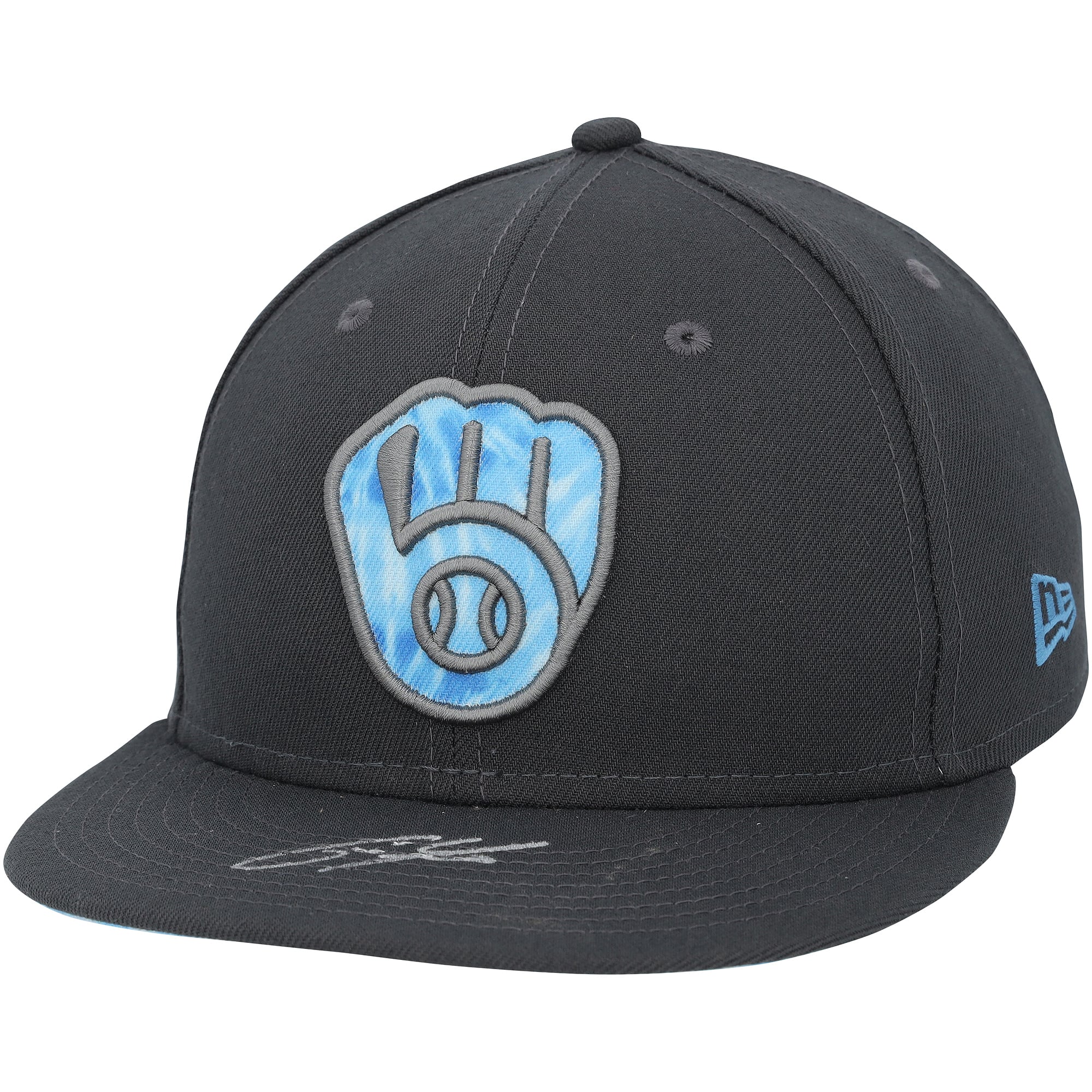 Casquette grise autographiée par Christian Yelich, des Brewers de Milwaukee, lors de la saison 2022 de la MLB.