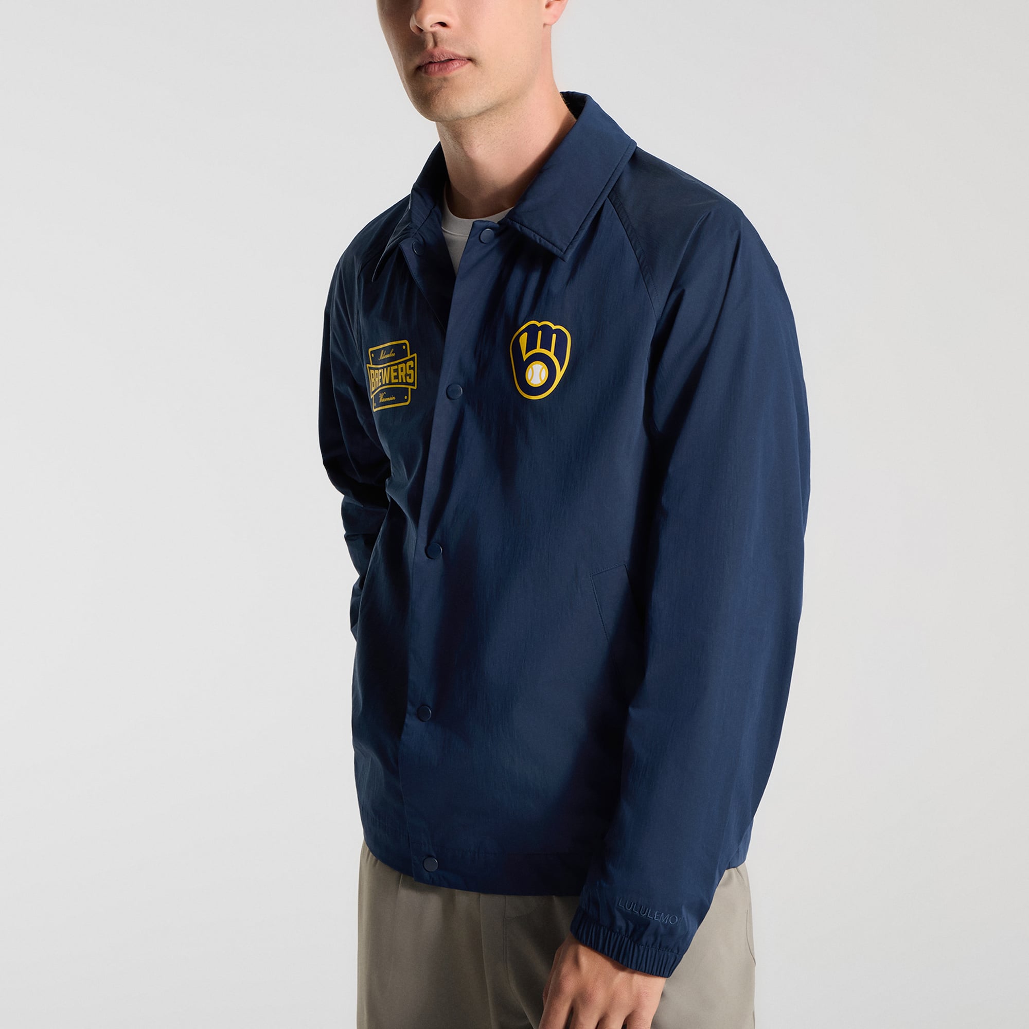 Veste de coach raglan lululemon True Navy Milwaukee Brewers pour homme