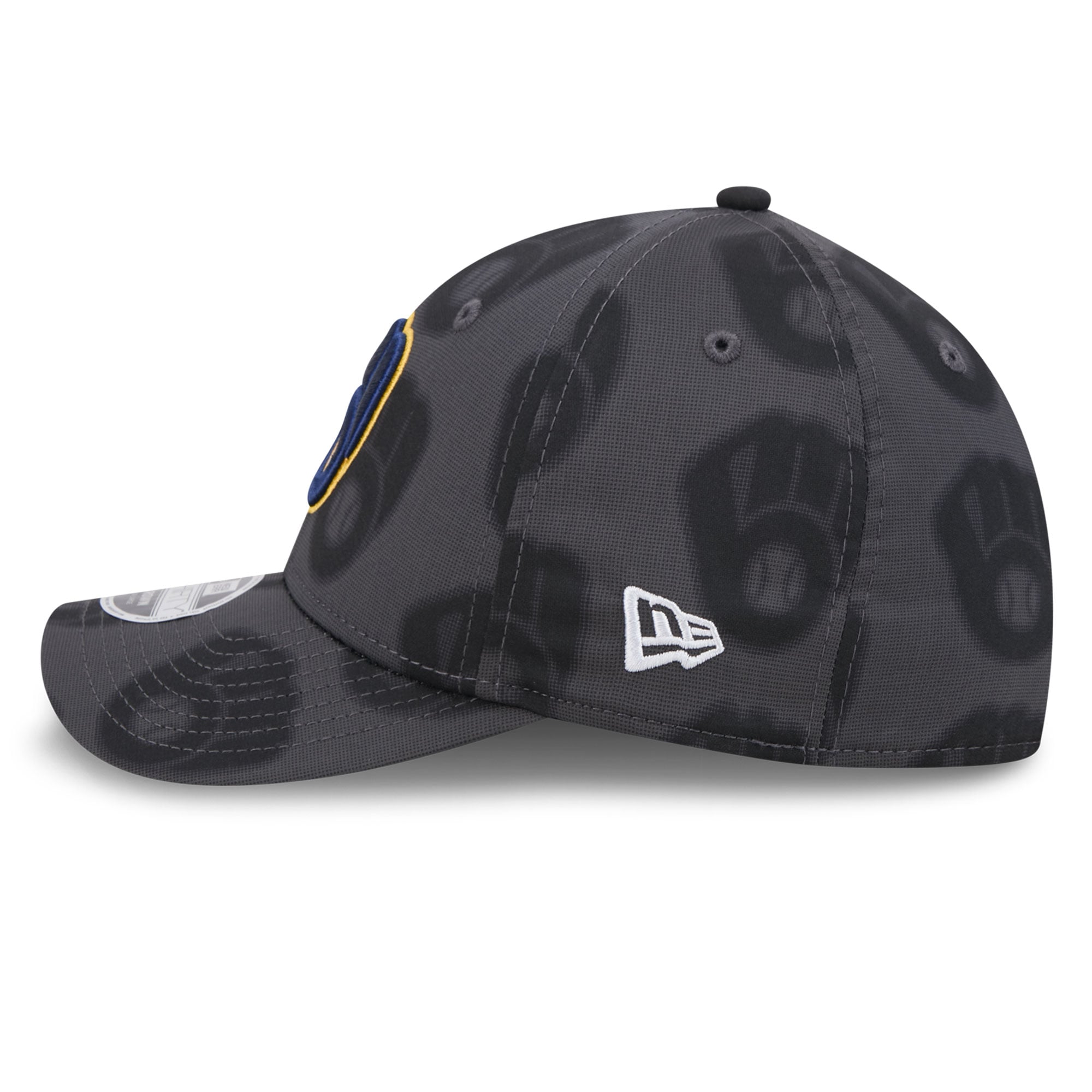 Men's New Era Gray Milwaukee Brewers Halftone 39THIRTY Flex Hat